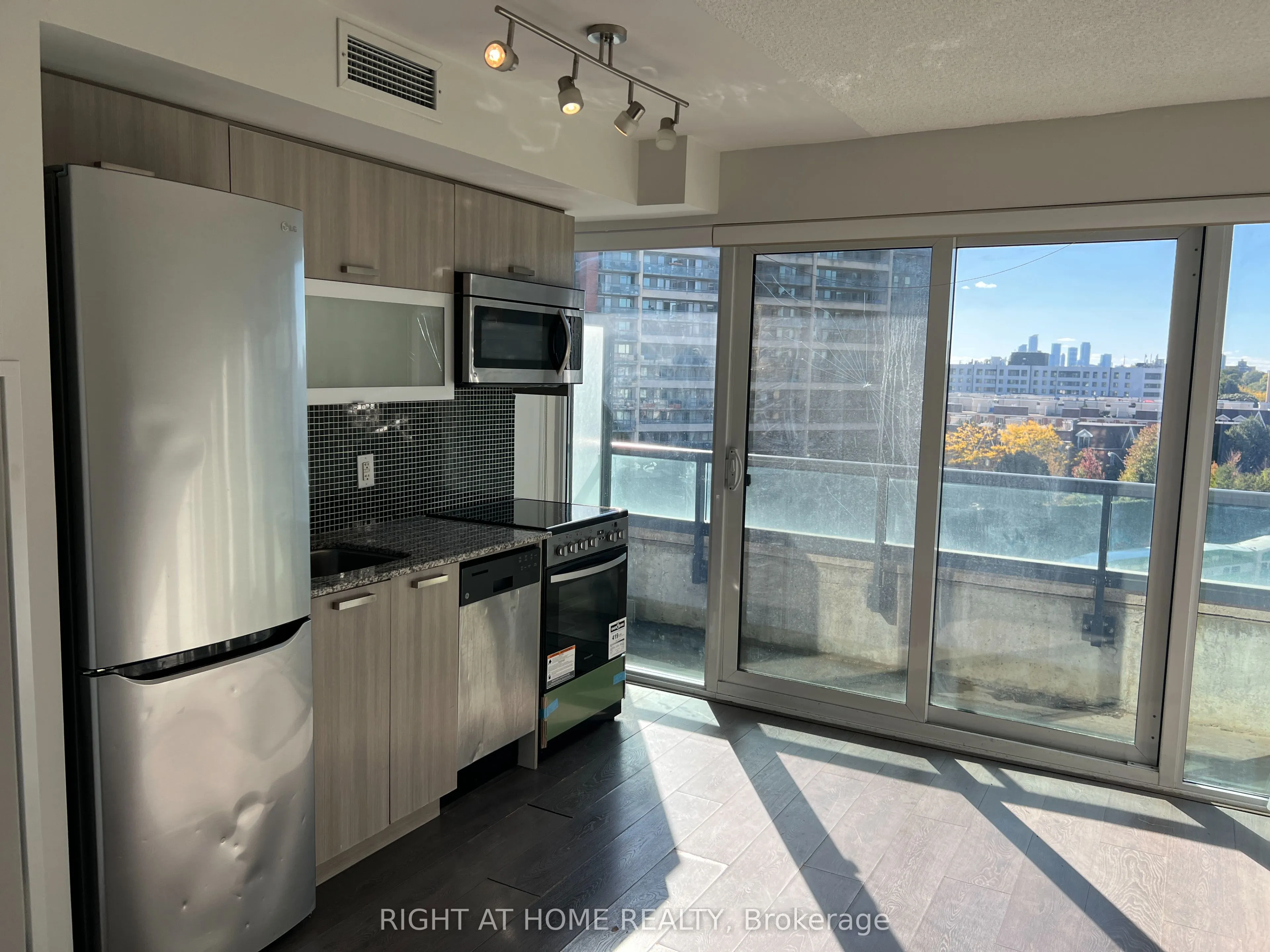 36 Lisgar Street, #817