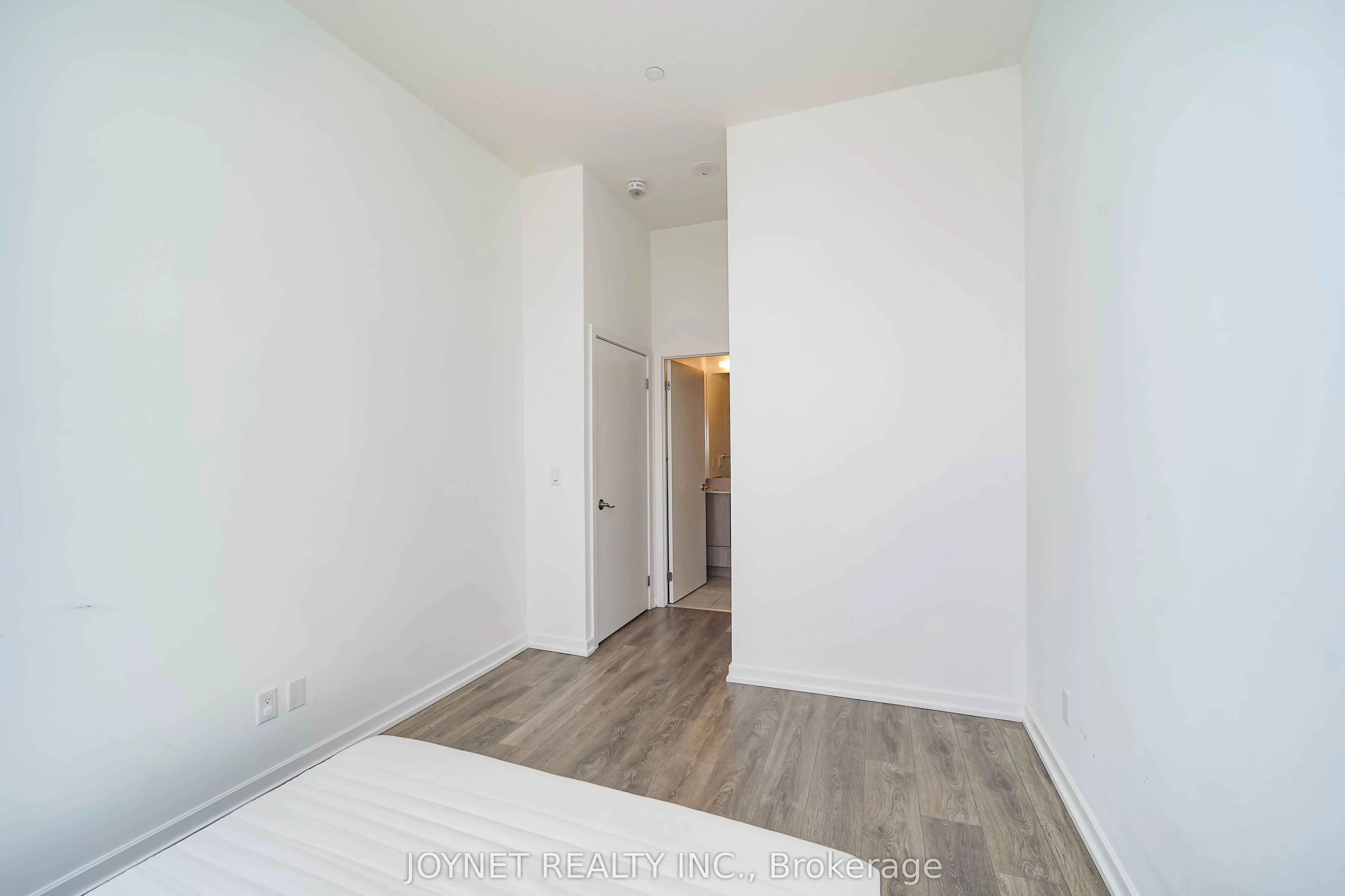 32 Forest Manor Road, #TH02