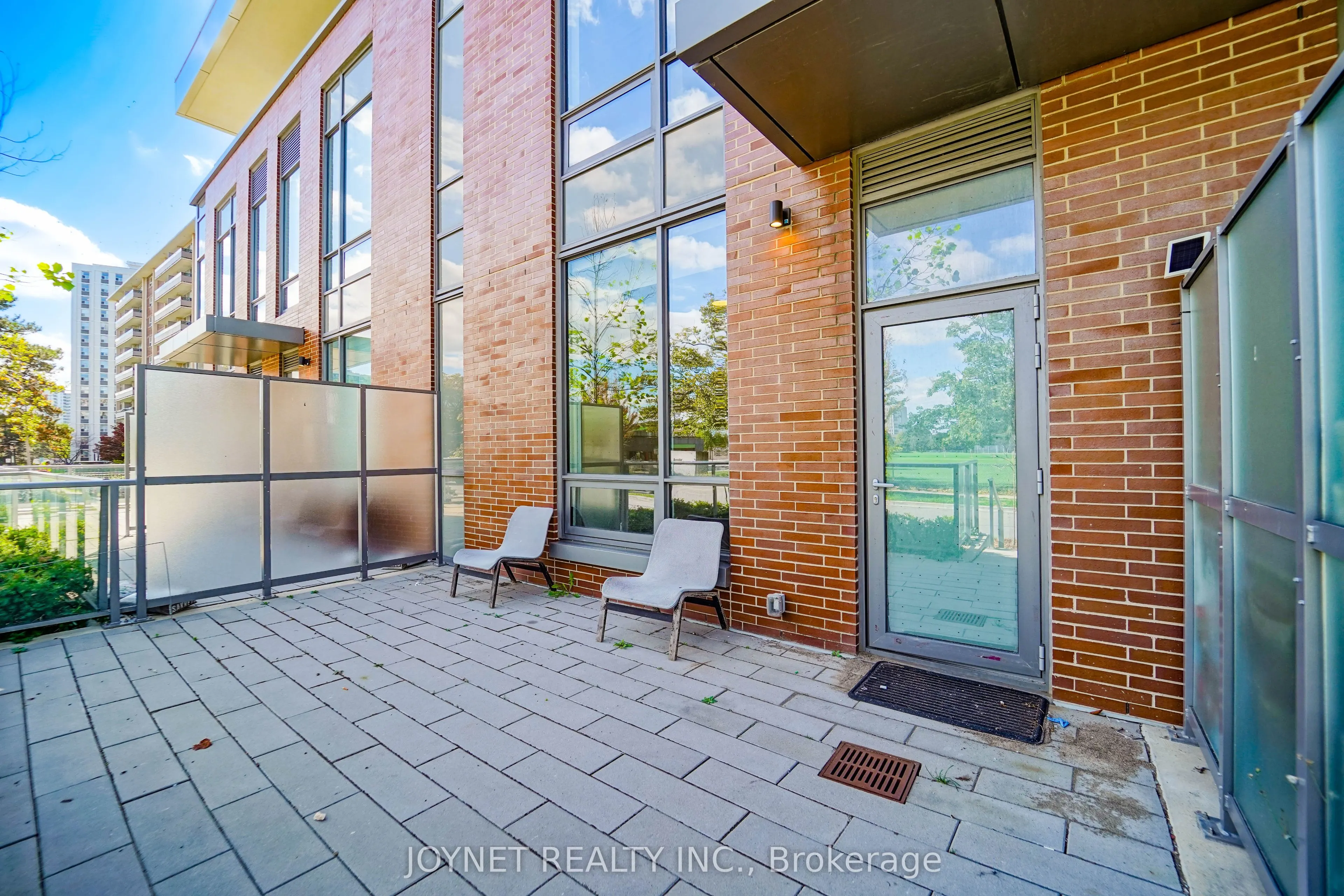 32 Forest Manor Road, #TH02