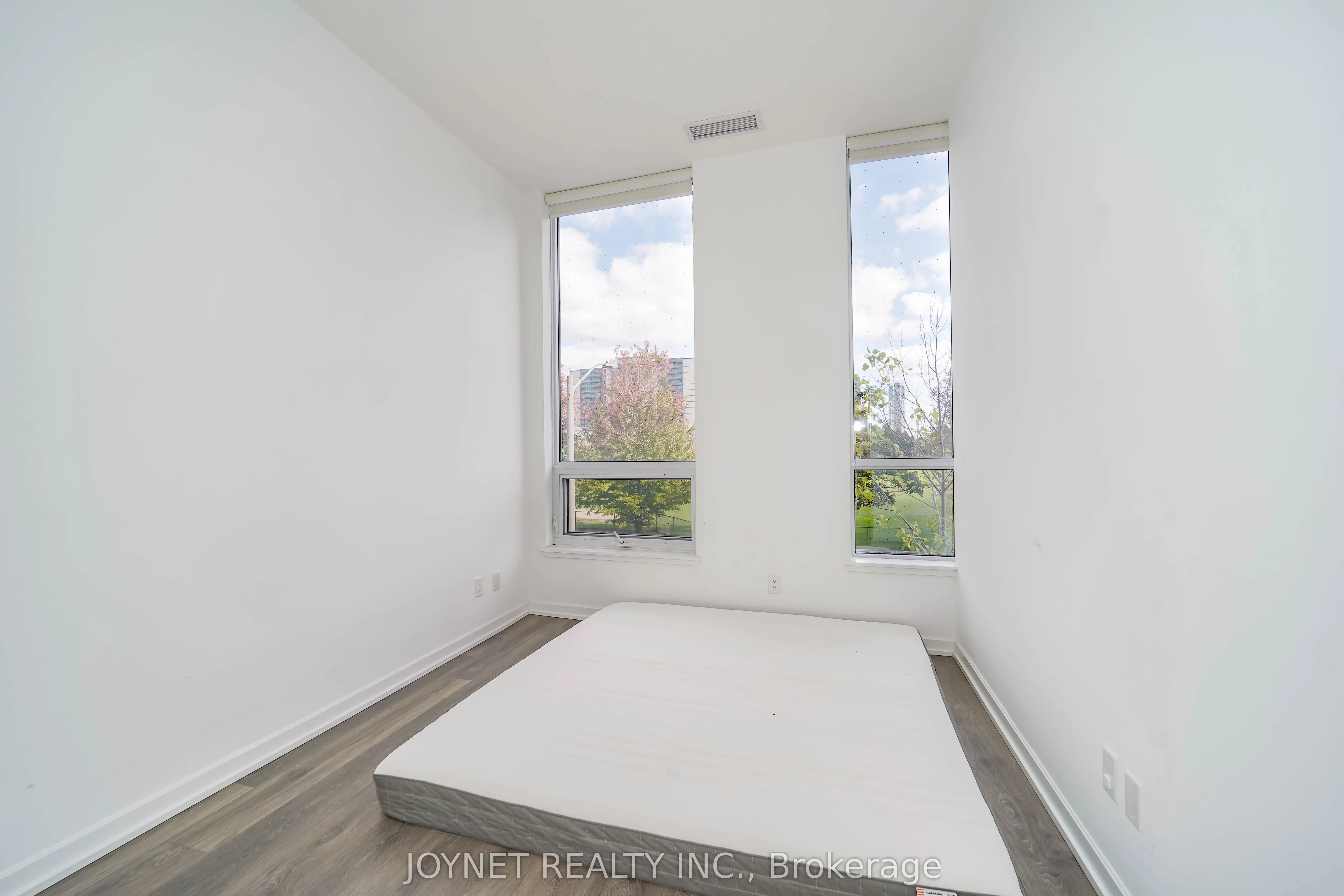 32 Forest Manor Road, #TH02
