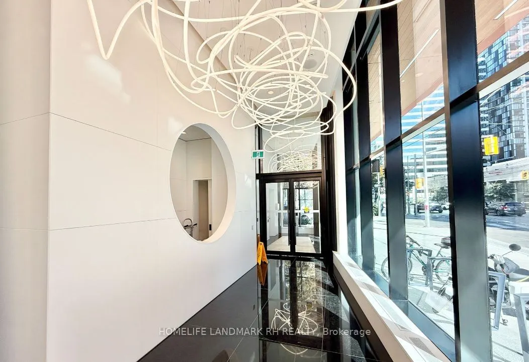 280 Dundas Street W, #2706