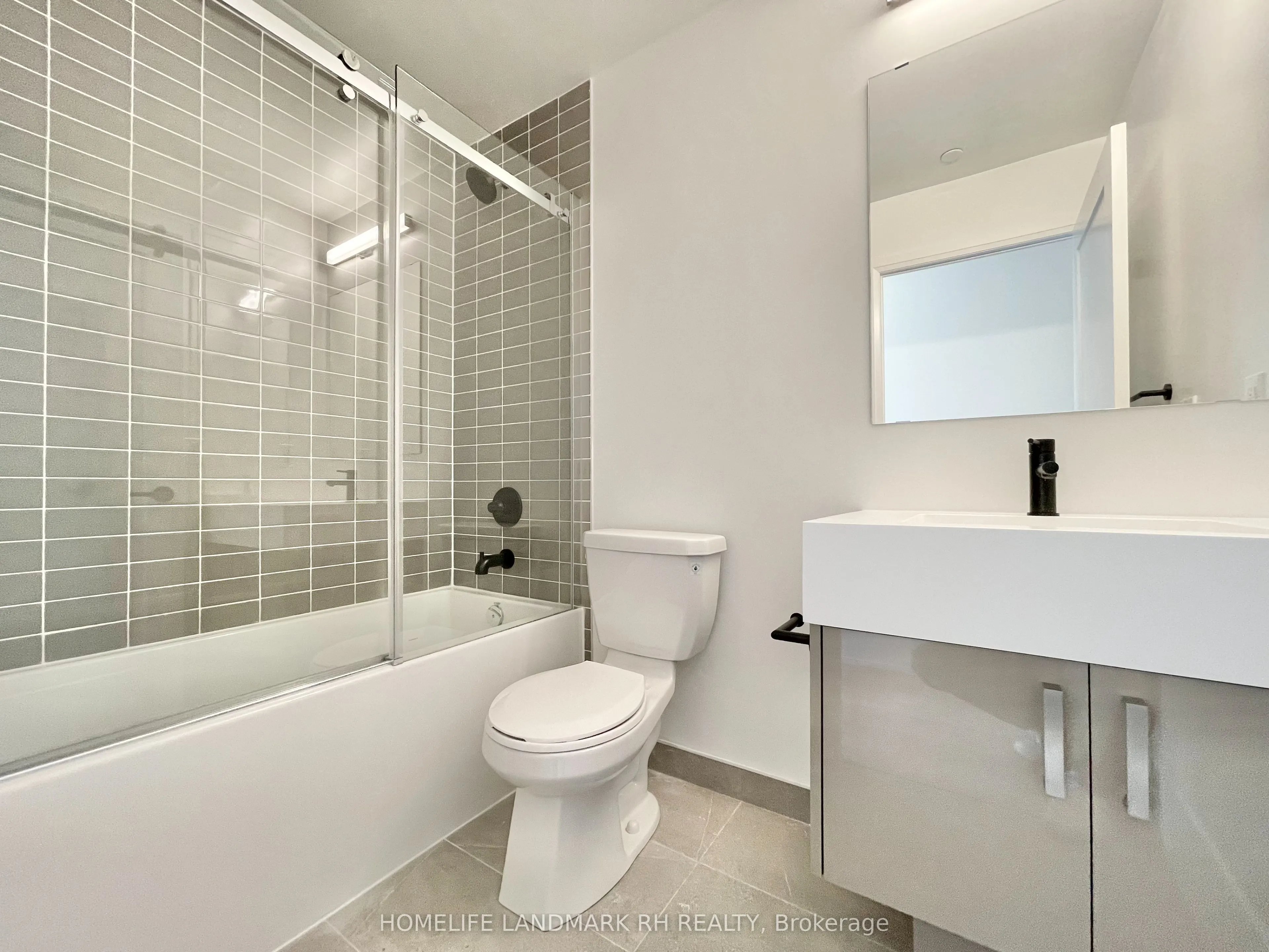 280 Dundas Street W, #2706