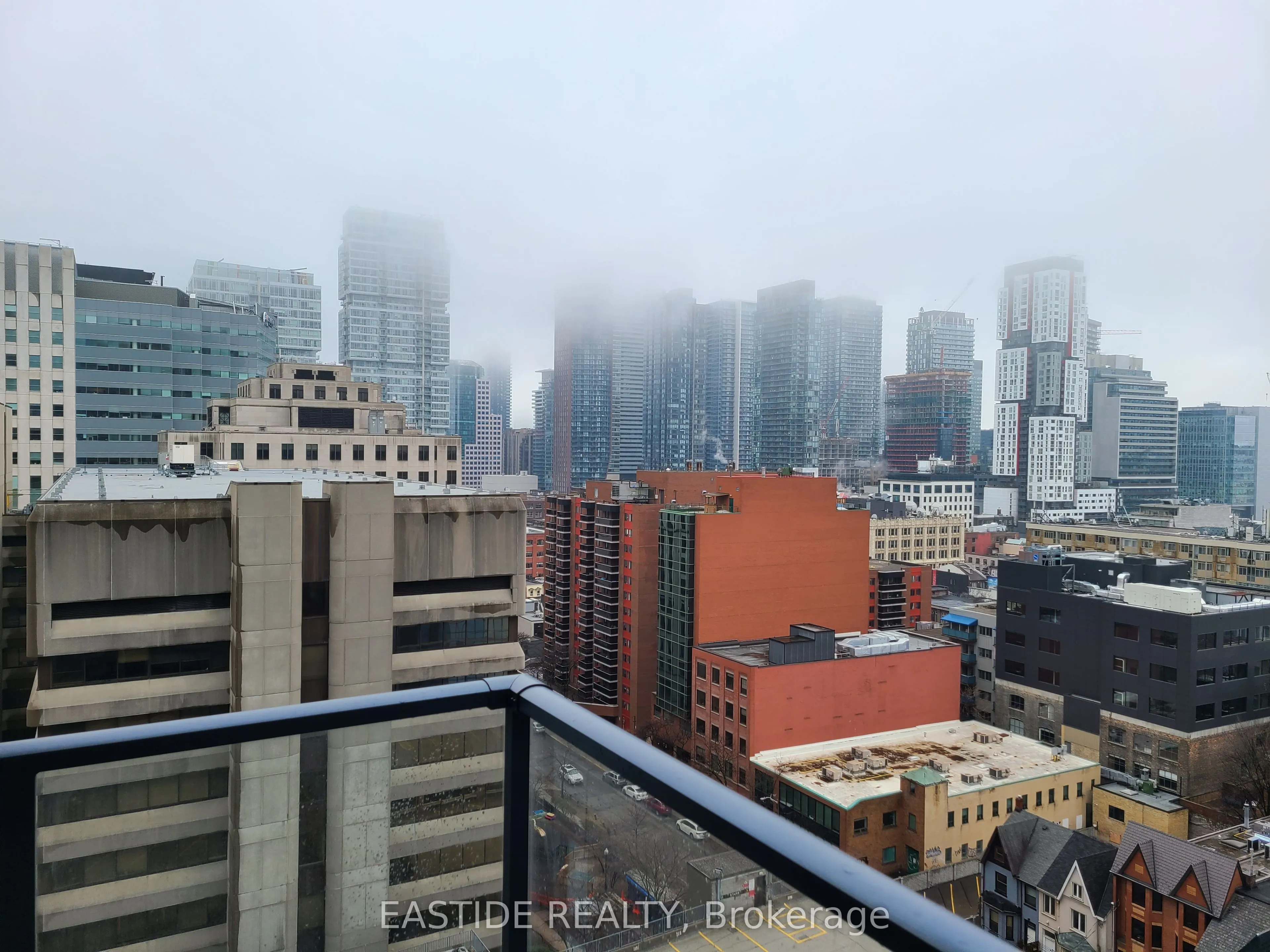 210 Simcoe Street, #1512