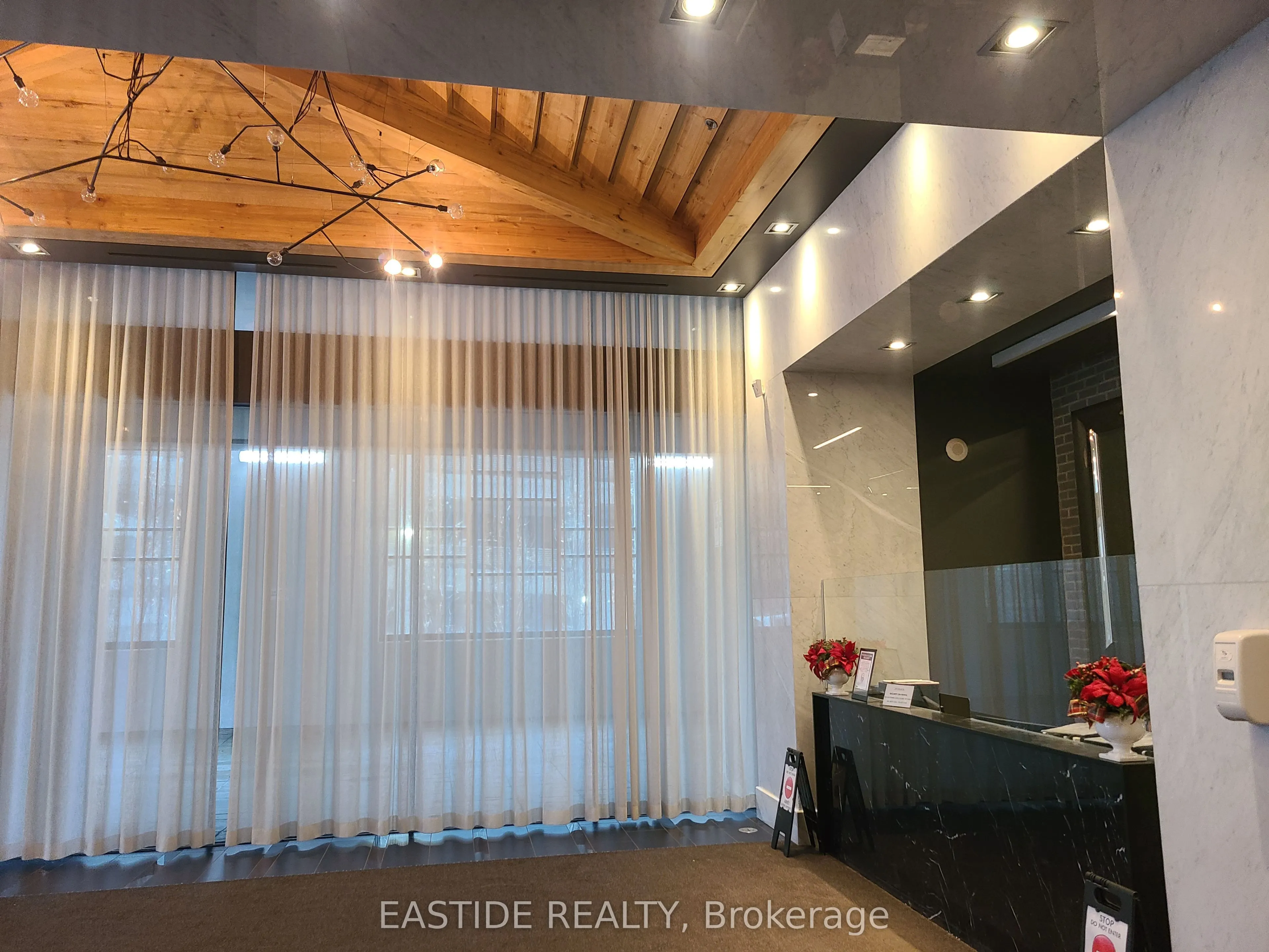 210 Simcoe Street, #1512