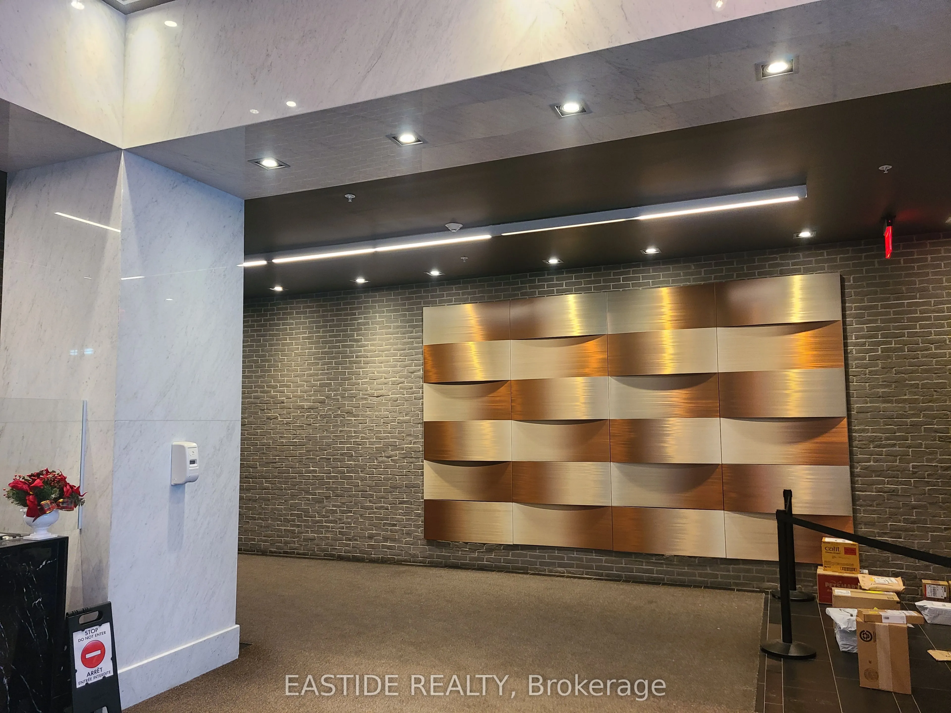 210 Simcoe Street, #1512