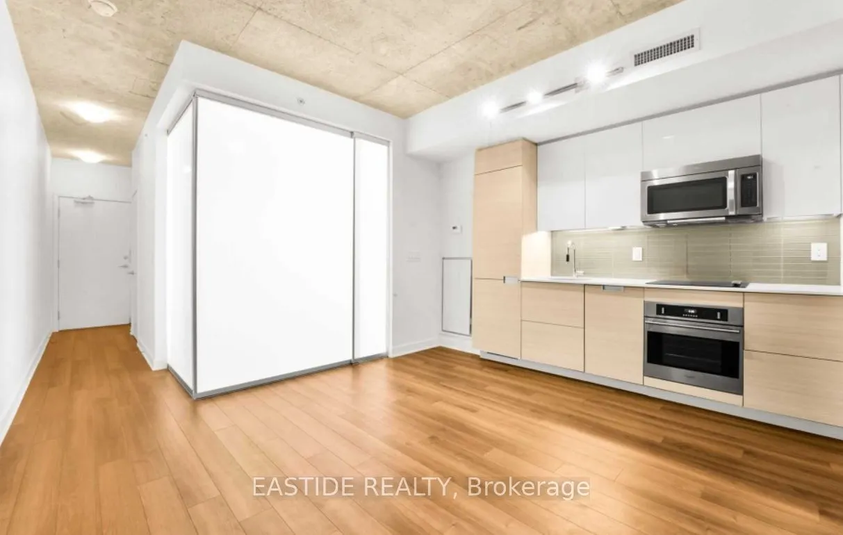 210 Simcoe Street, #1512