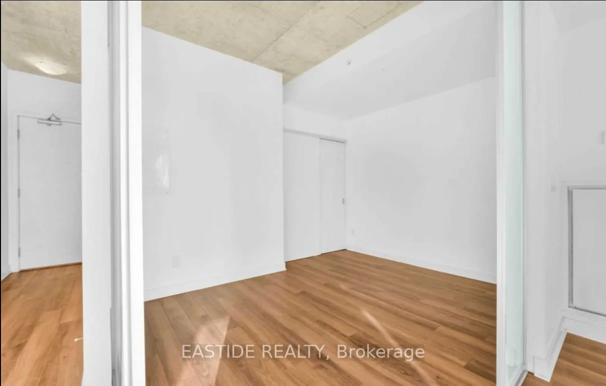 210 Simcoe Street, #1512