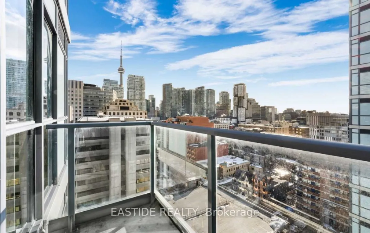 210 Simcoe Street, #1512