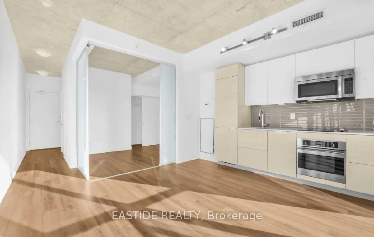210 Simcoe Street, #1512
