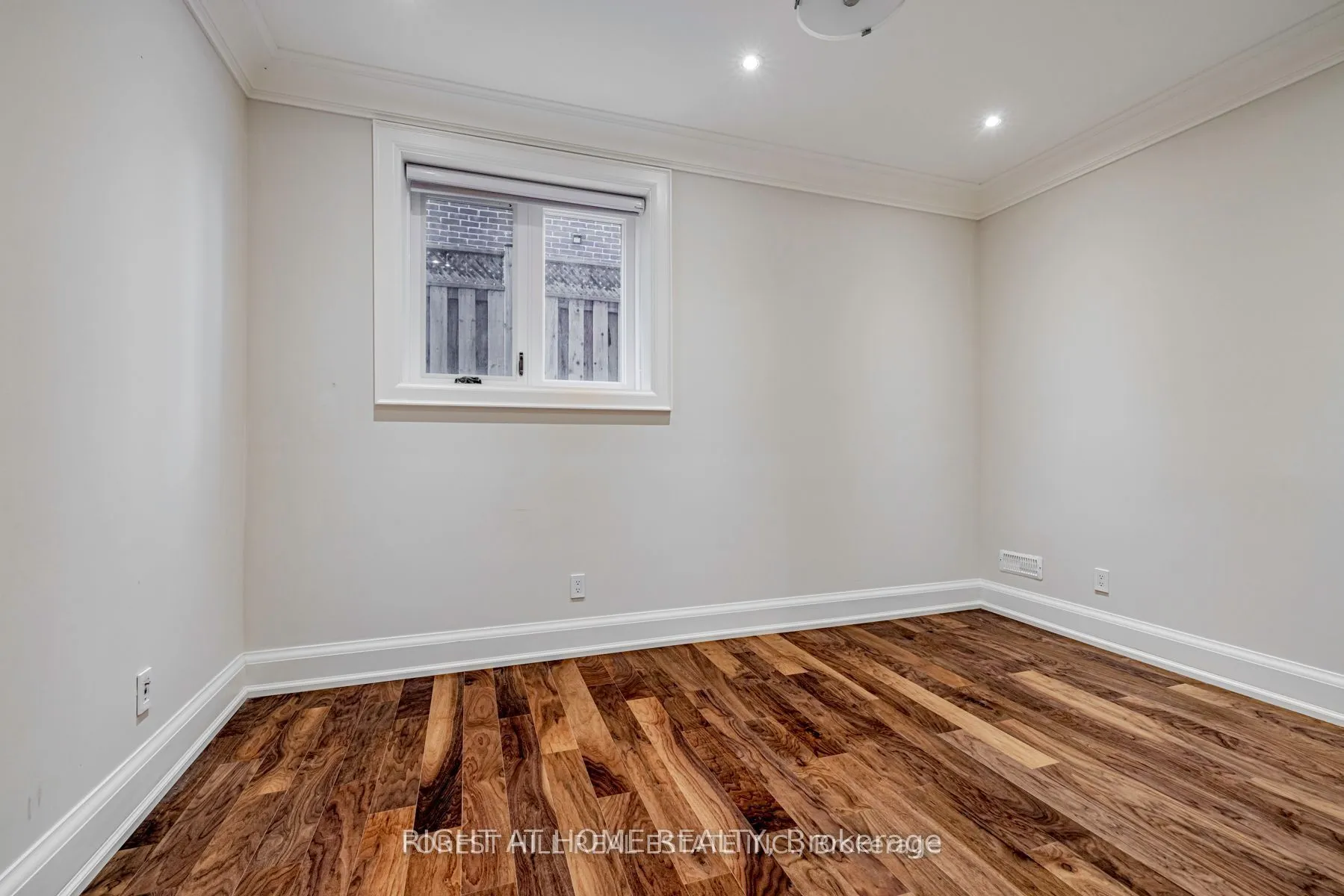 85 Kingsdale Avenue