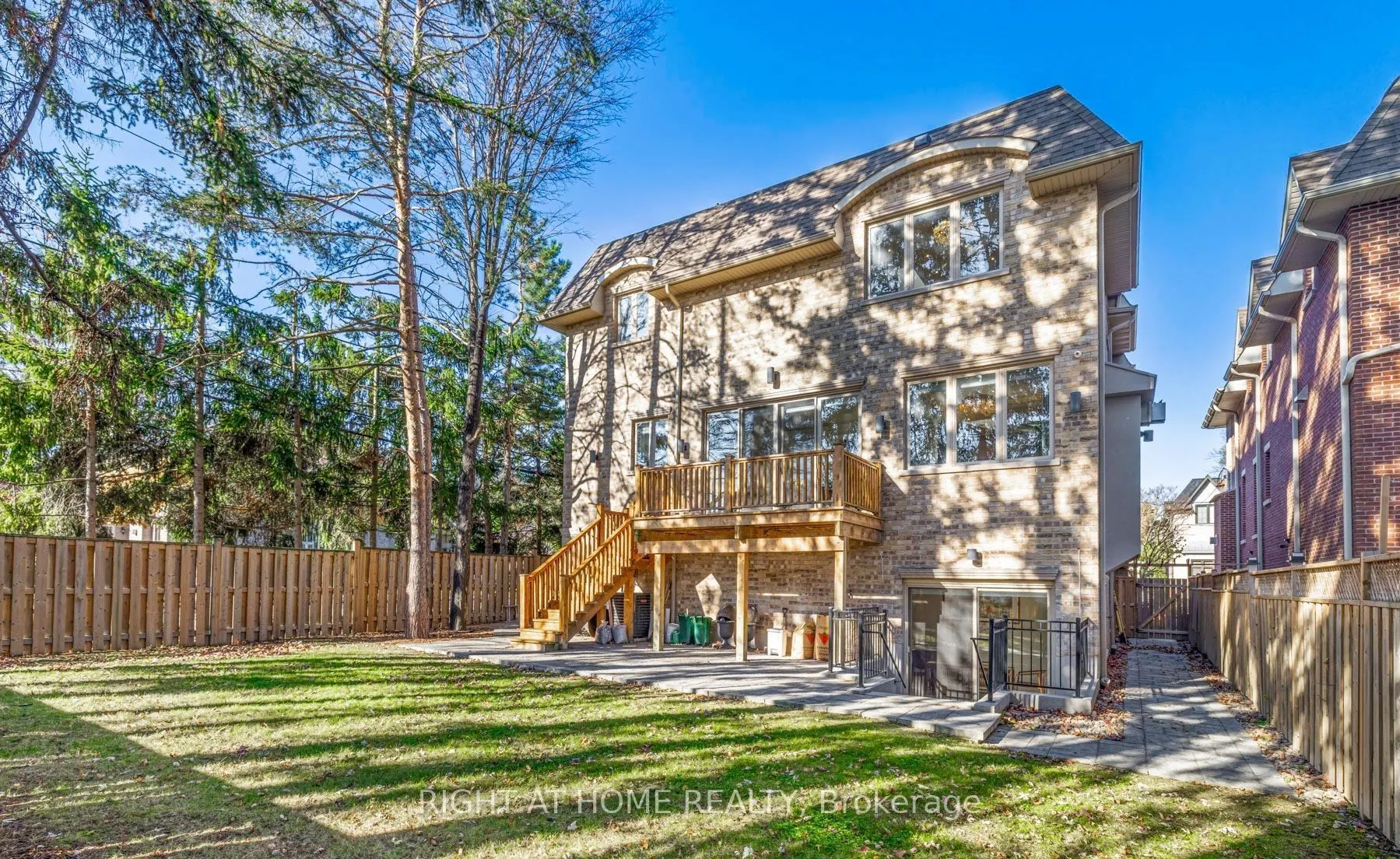 85 Kingsdale Avenue