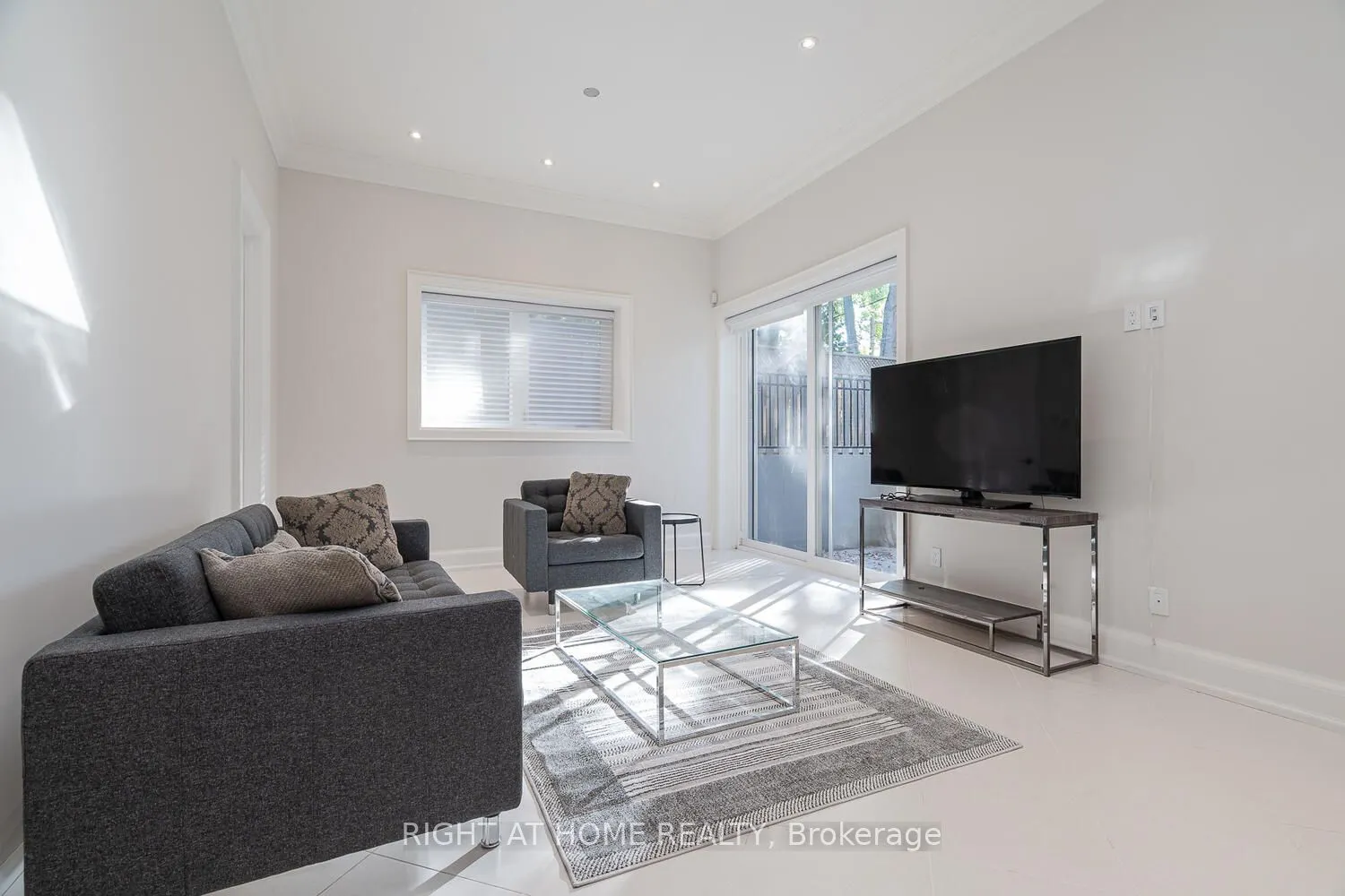 85 Kingsdale Avenue