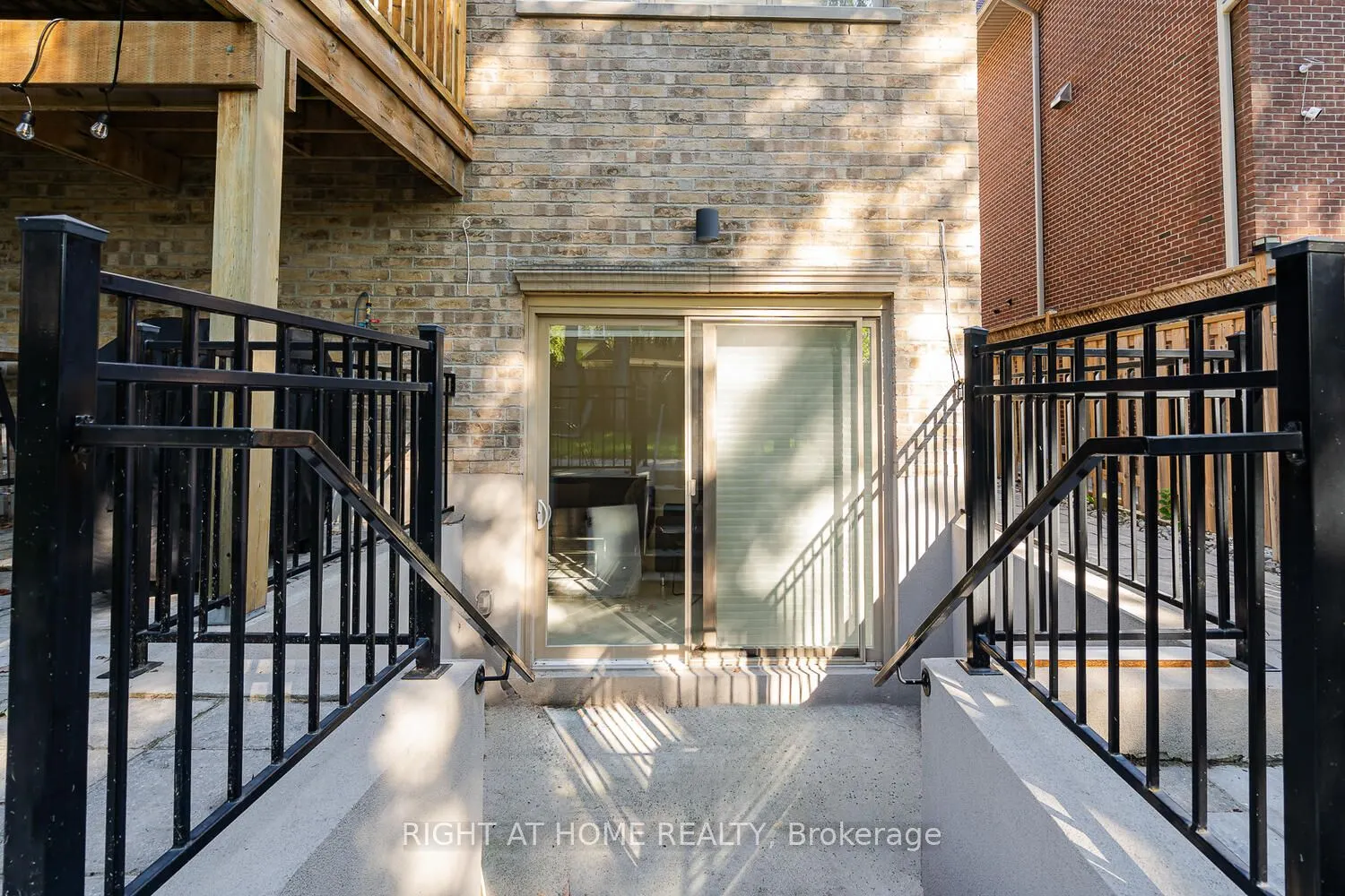 85 Kingsdale Avenue