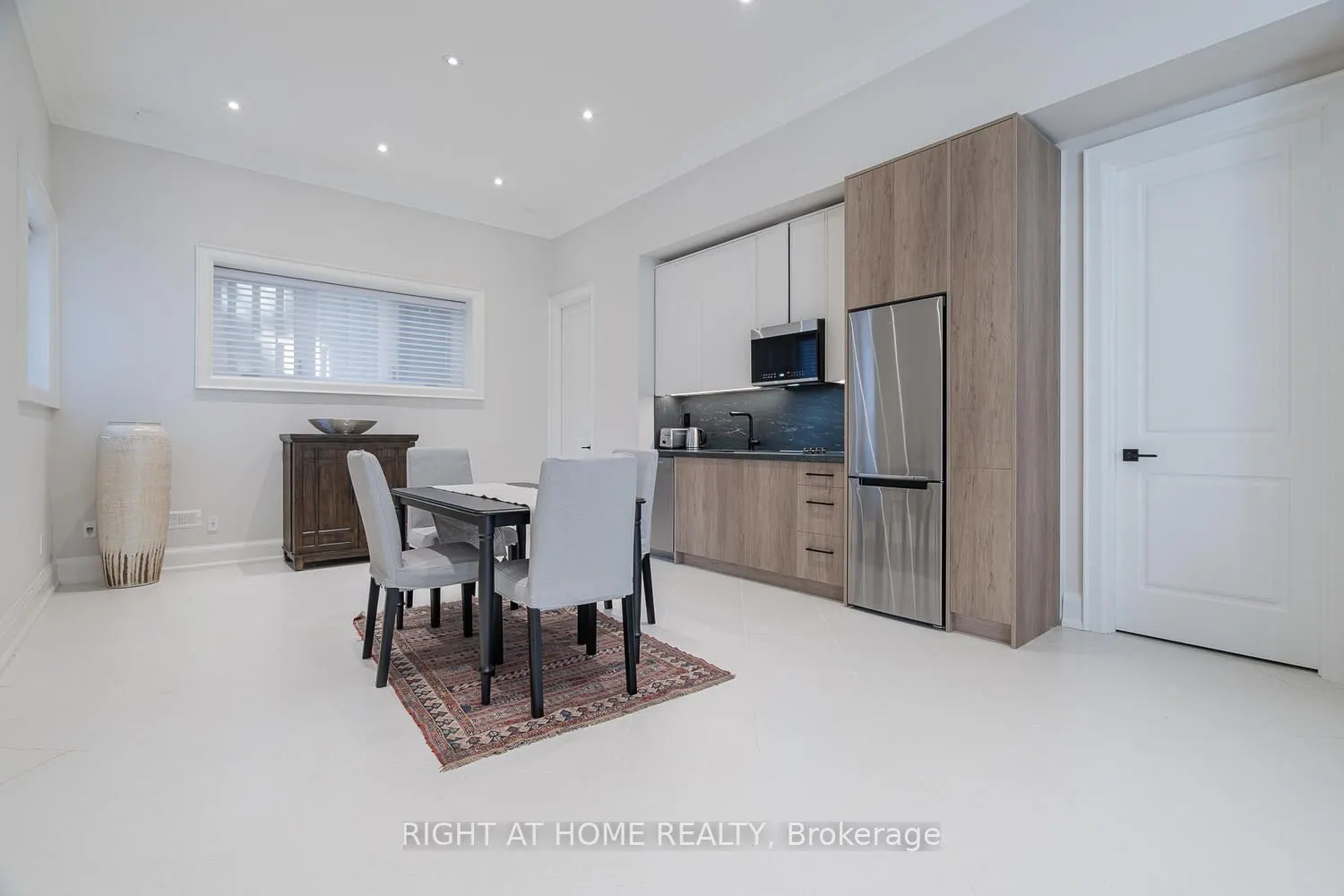 85 Kingsdale Avenue