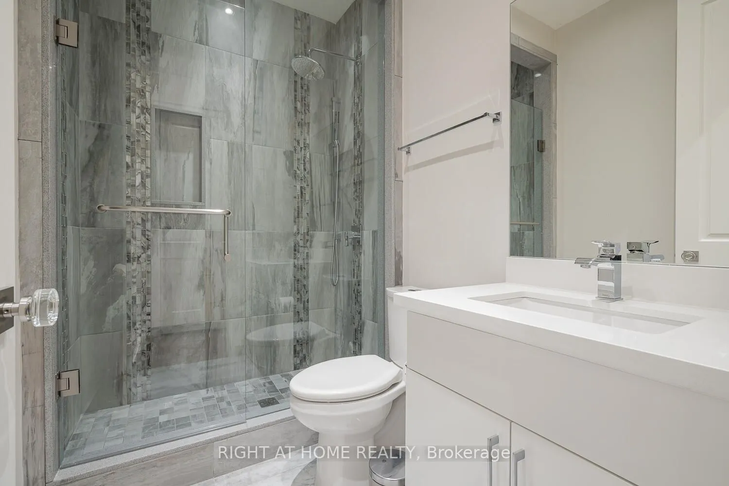 85 Kingsdale Avenue