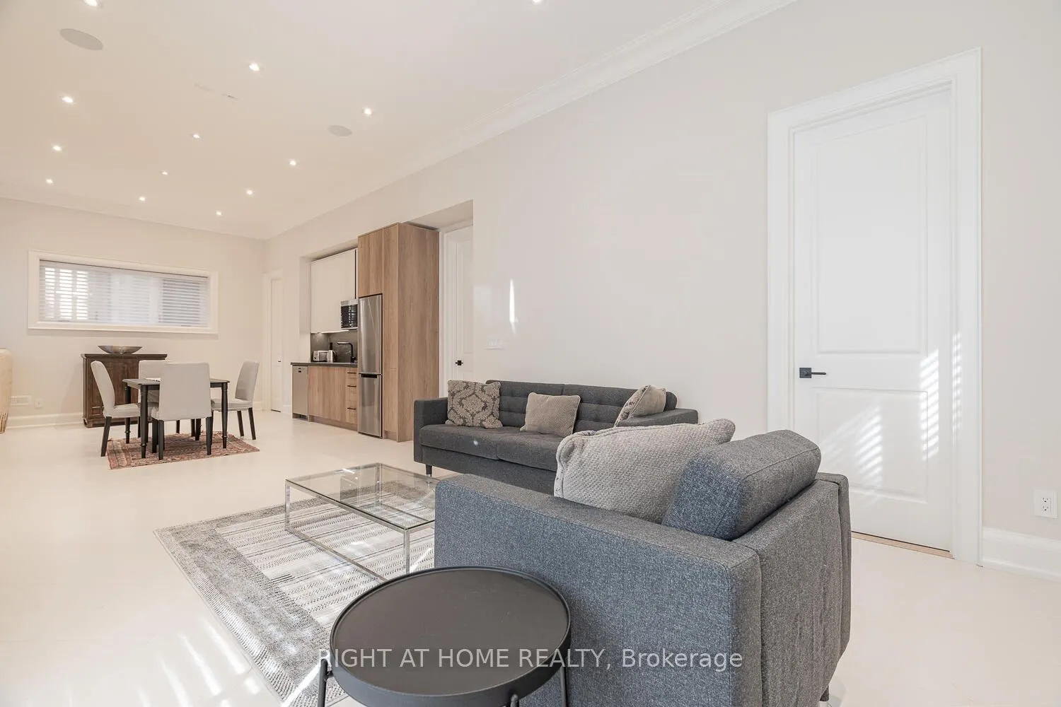 85 Kingsdale Avenue