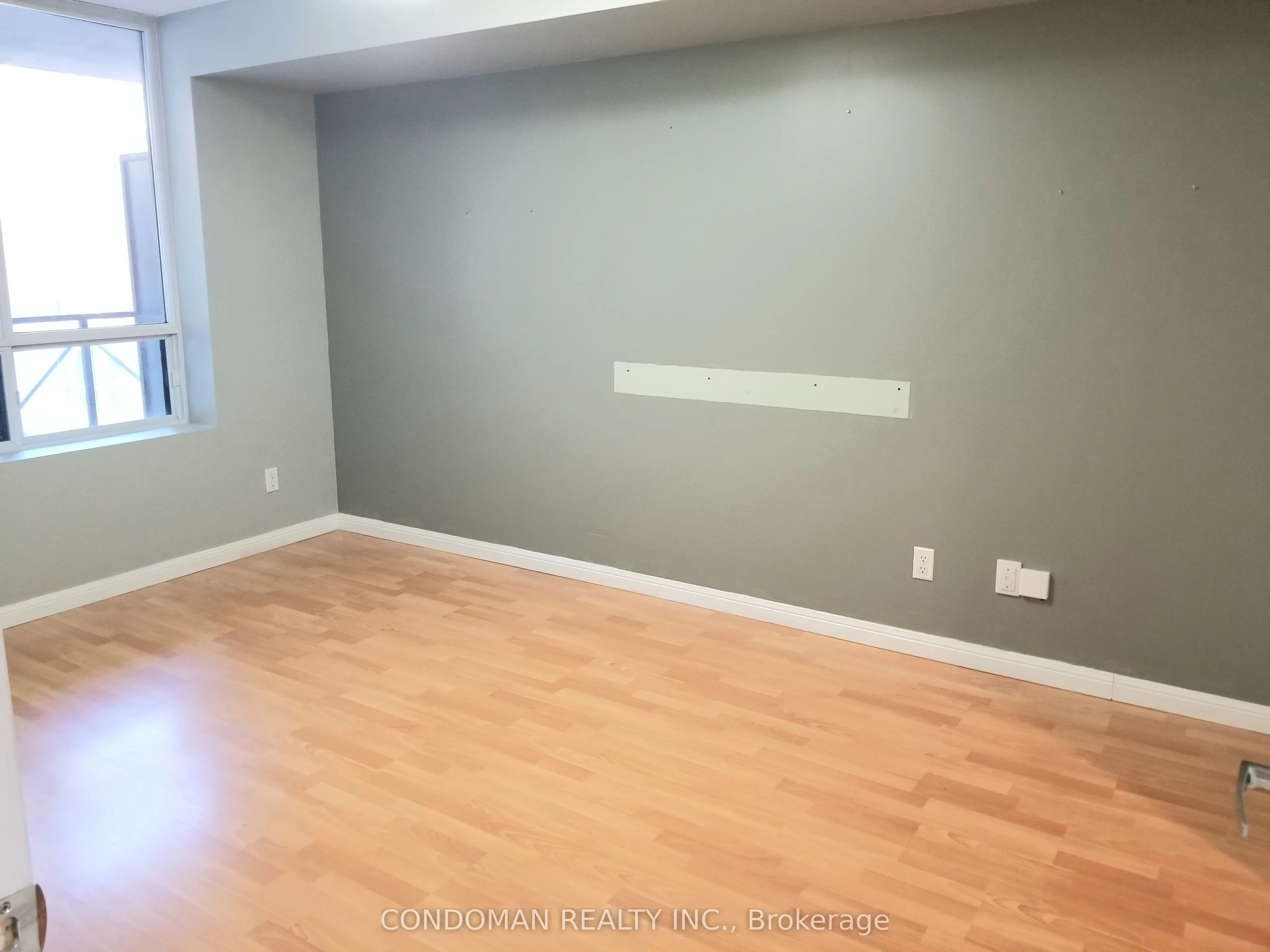 140 Simcoe Street, #403