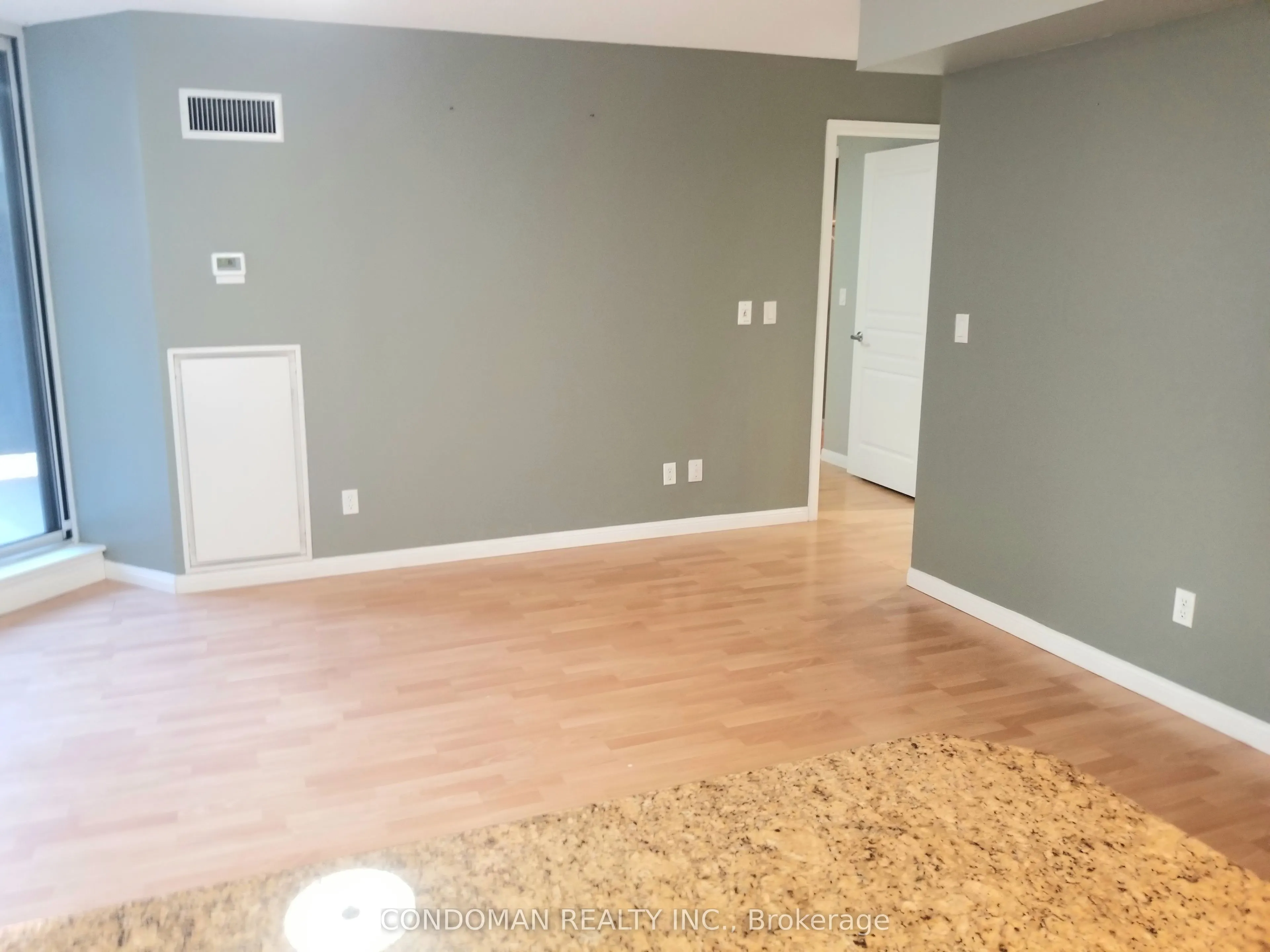 140 Simcoe Street, #403