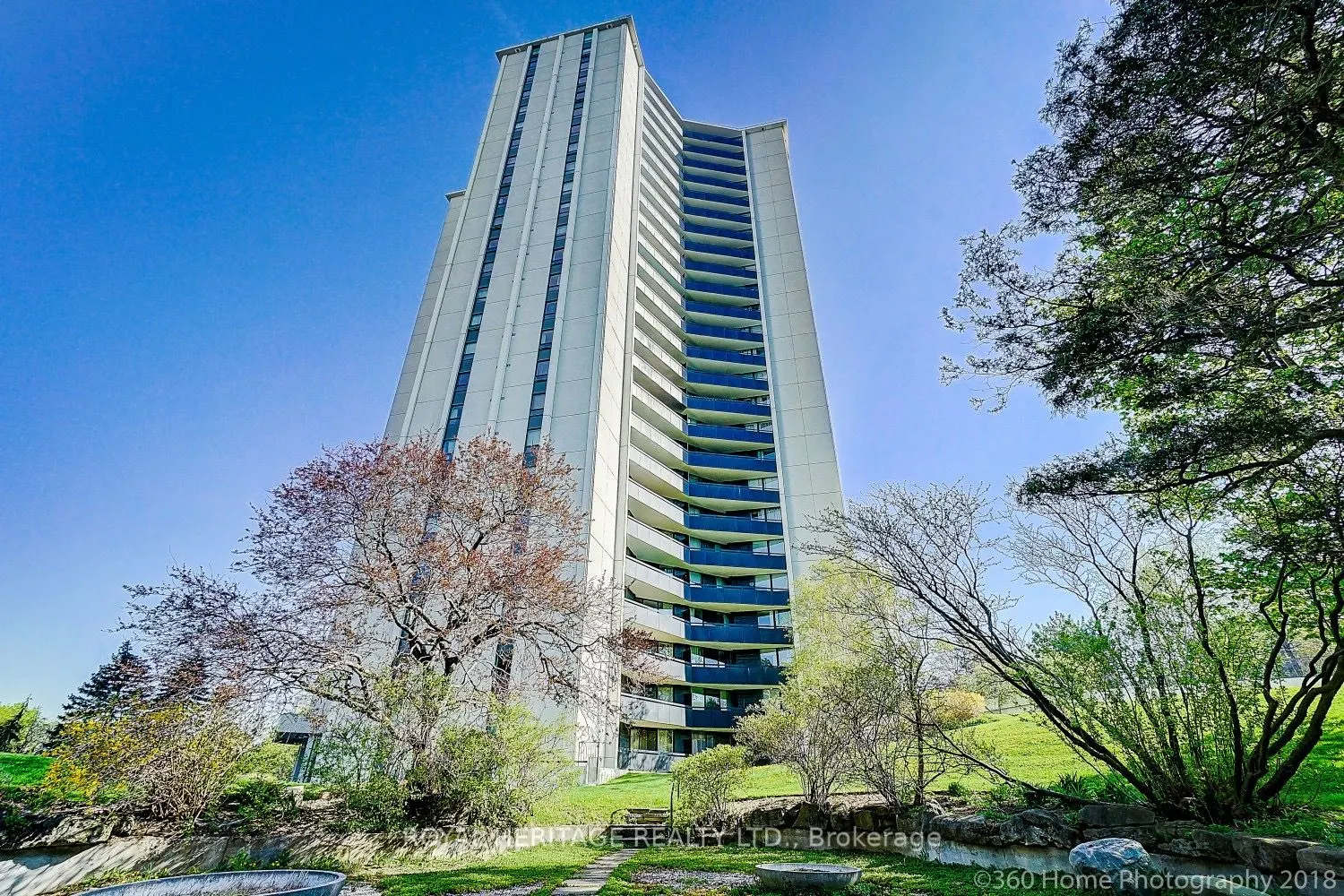 75 Graydon Hall Drive, #1706