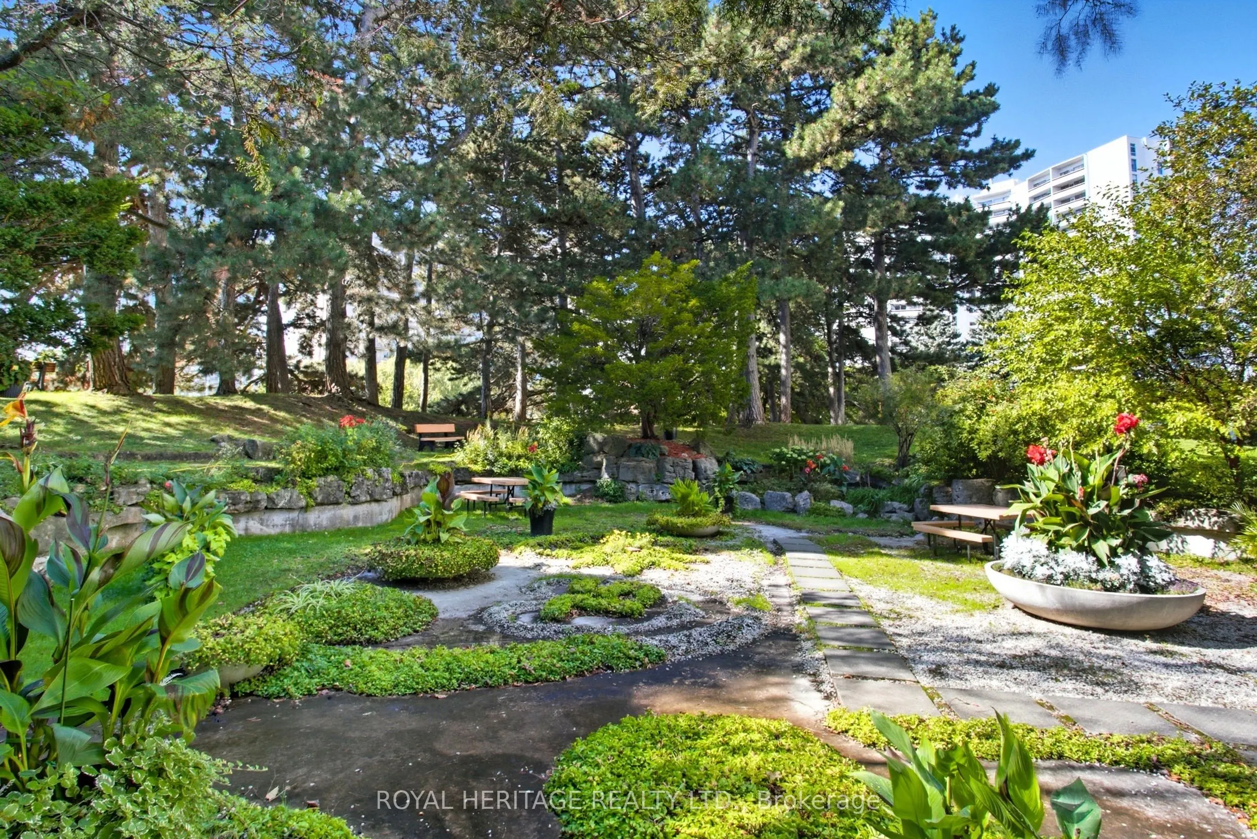 75 Graydon Hall Drive, #1706