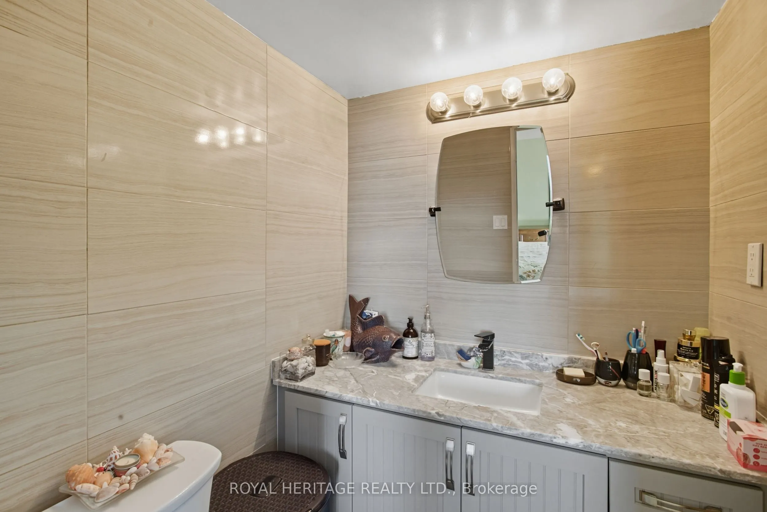 75 Graydon Hall Drive, #1706