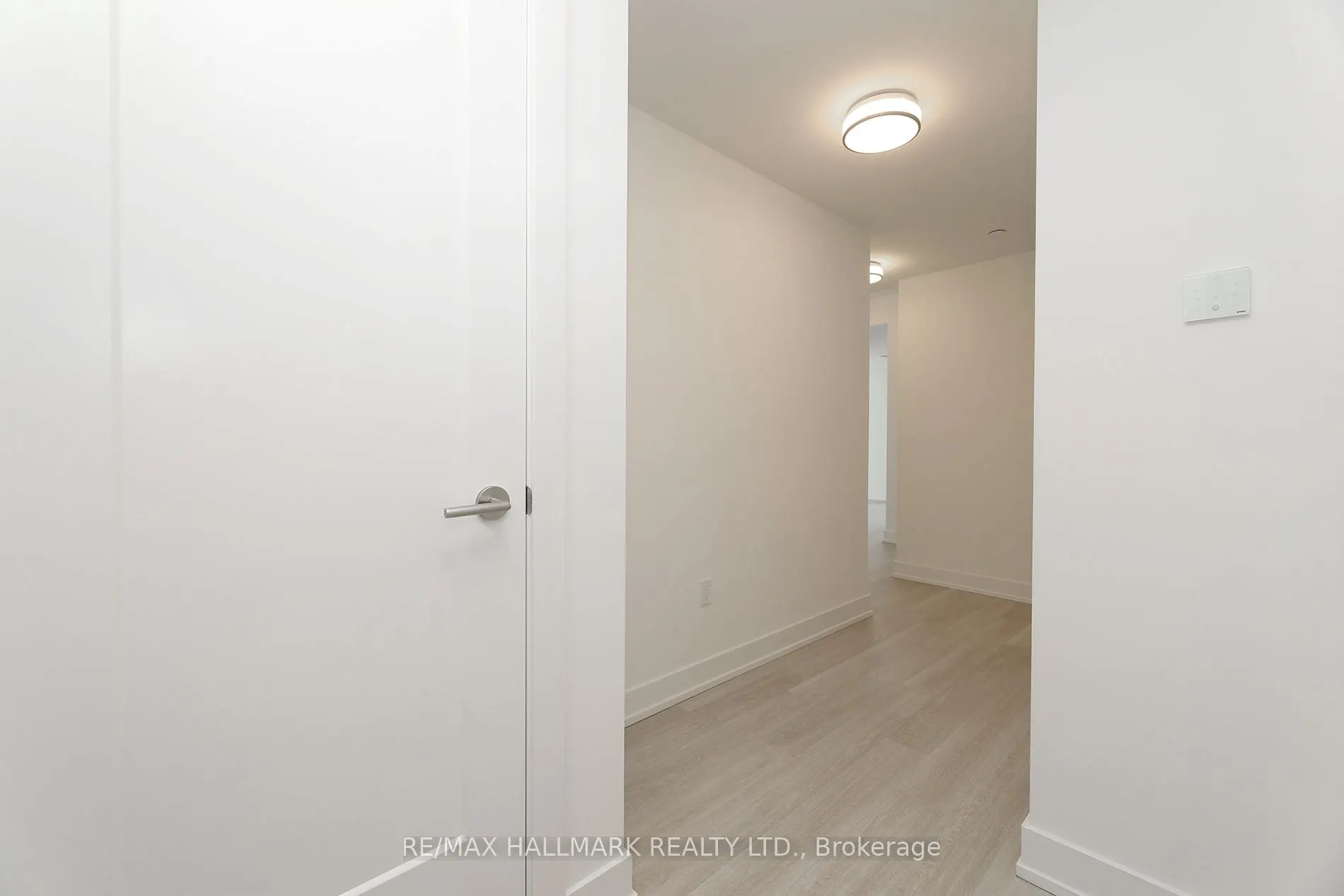 20 Inn on the Park Drive, #1037