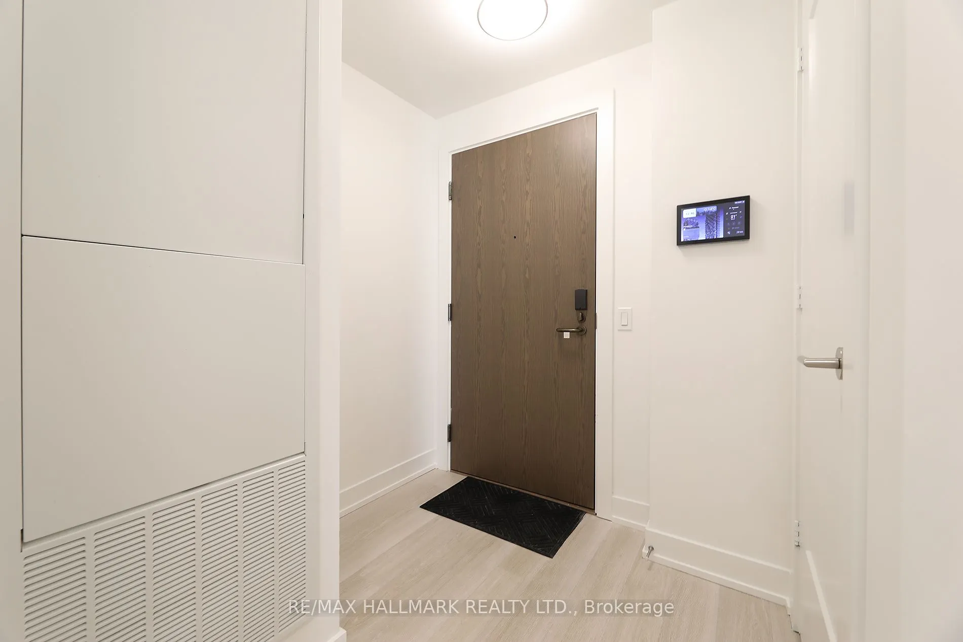 20 Inn on the Park Drive, #1037