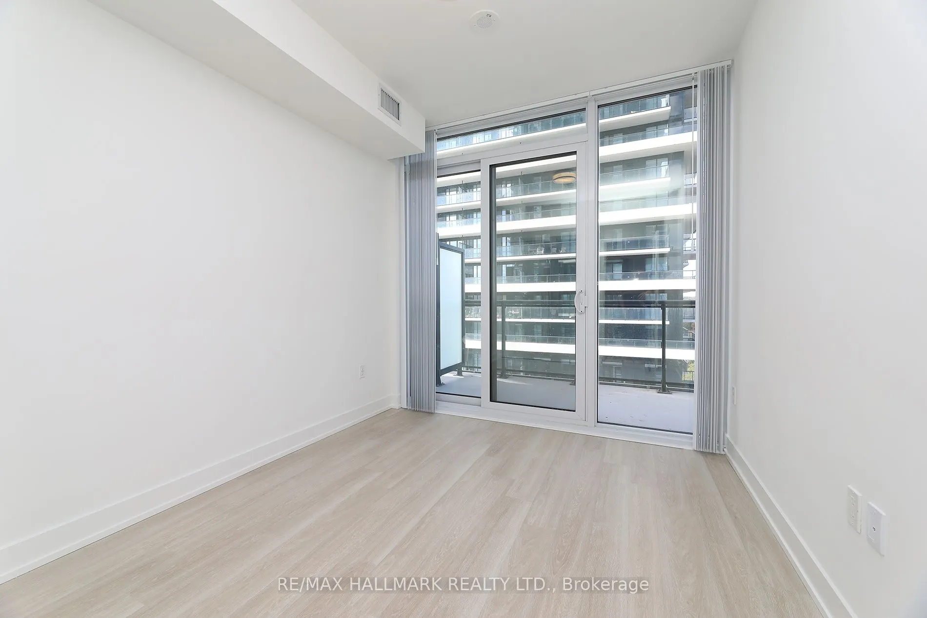 20 Inn on the Park Drive, #1037