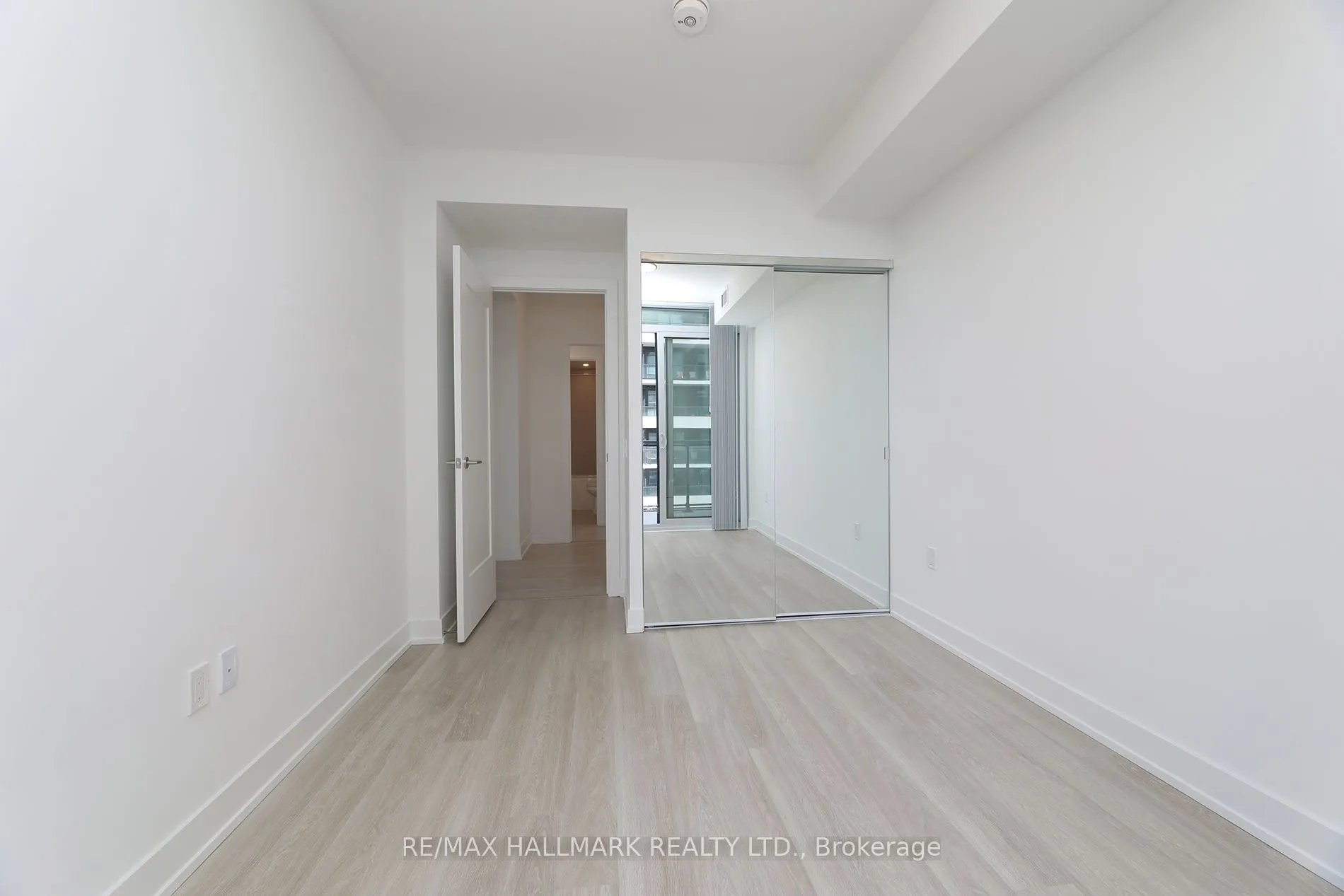 20 Inn on the Park Drive, #1037