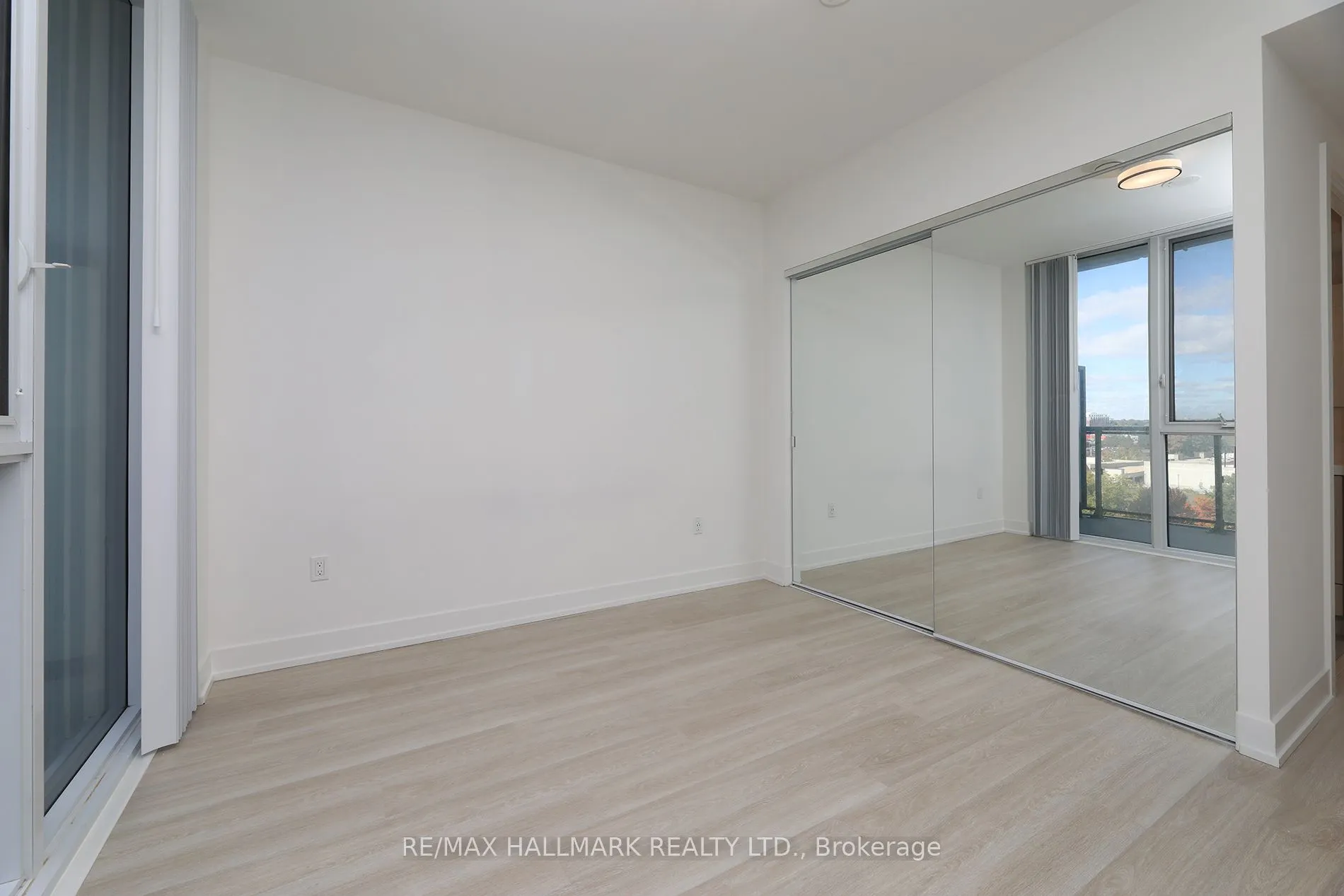 20 Inn on the Park Drive, #1037