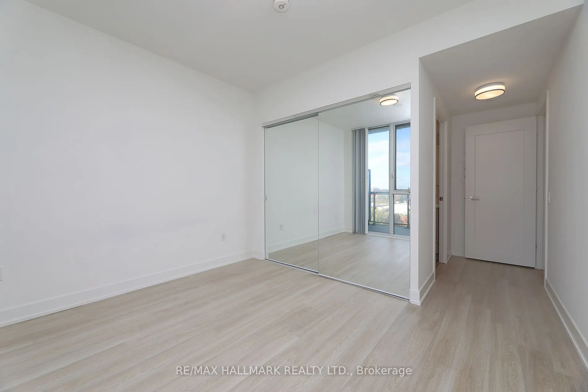 20 Inn on the Park Drive, #1037