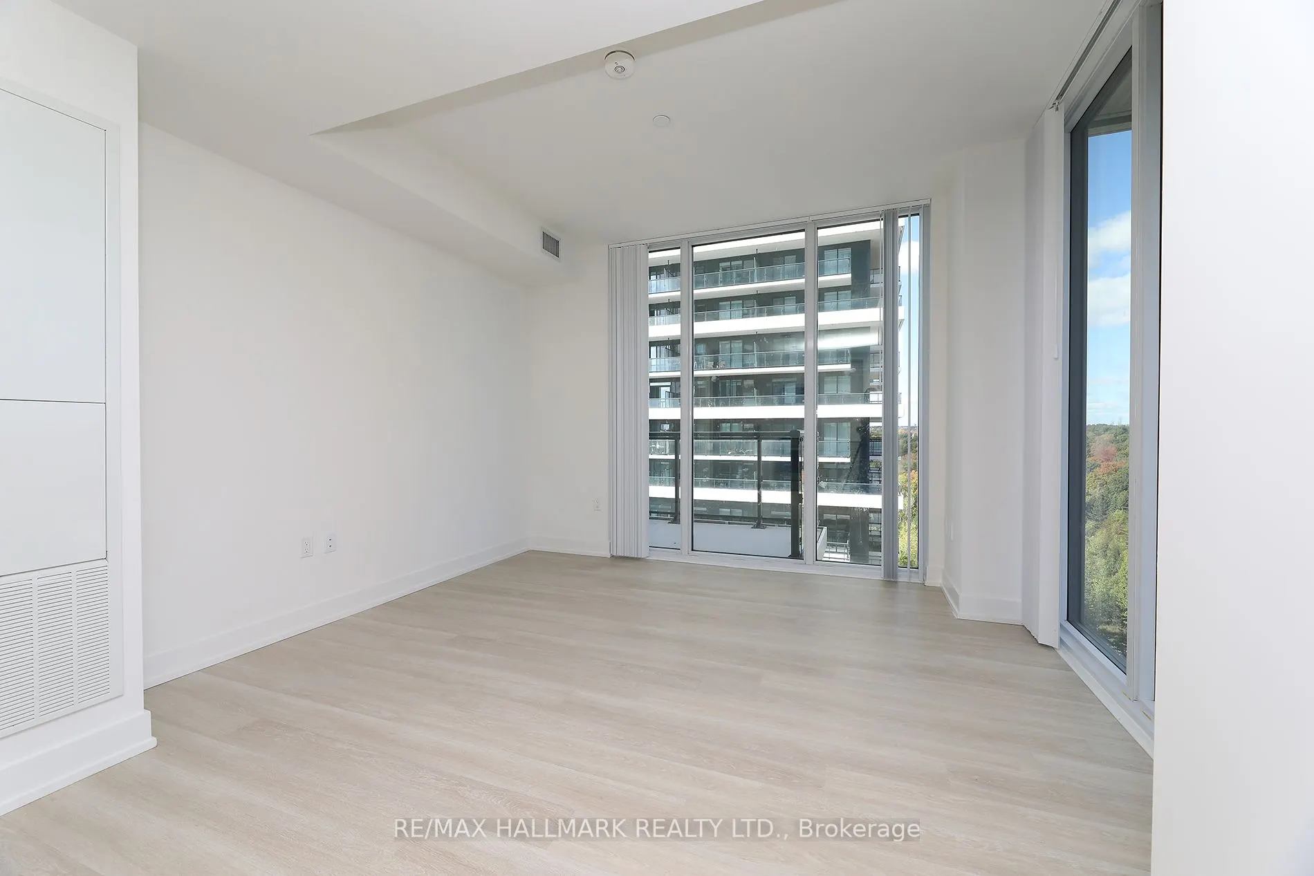 20 Inn on the Park Drive, #1037