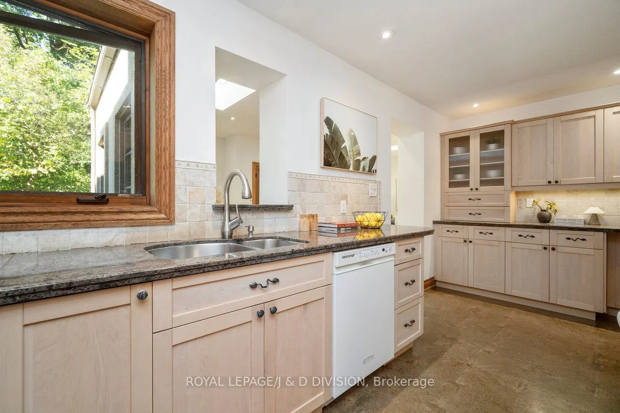 253 Old Forest Hill