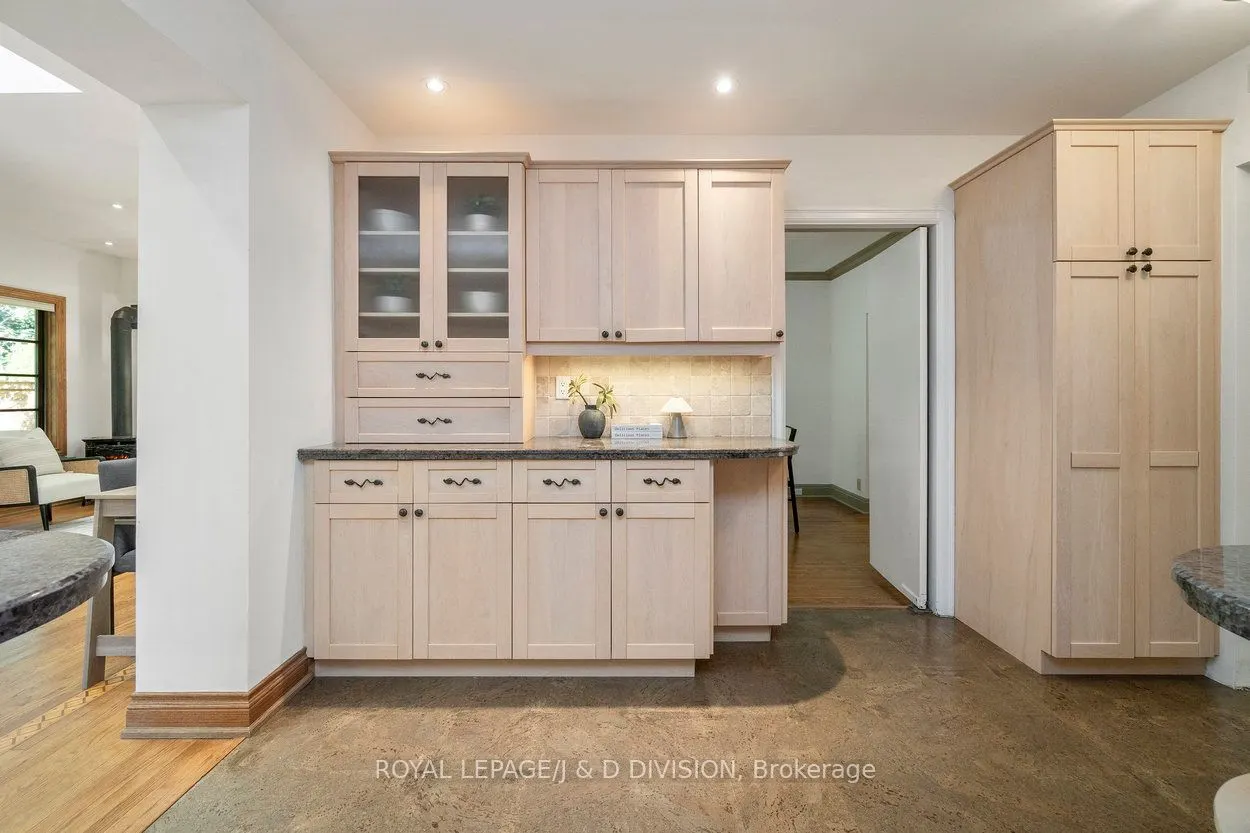 253 Old Forest Hill
