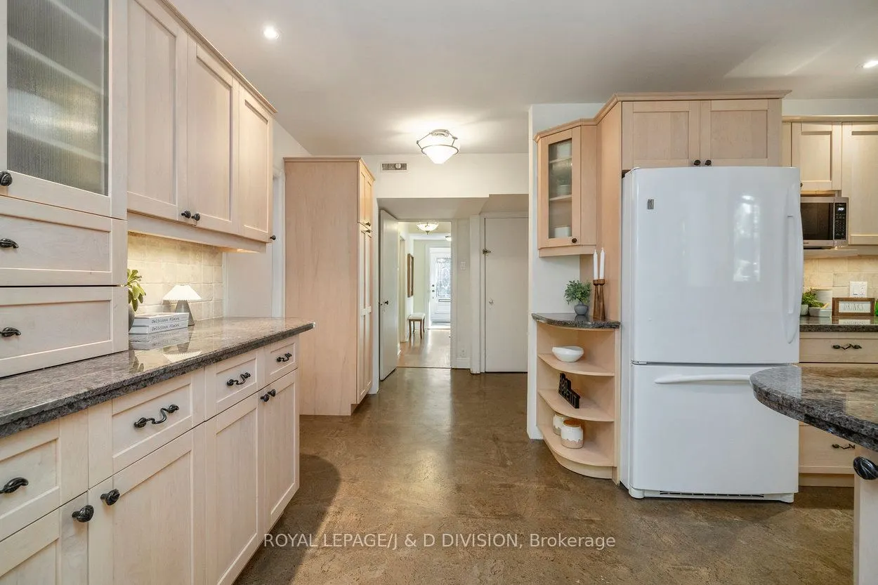253 Old Forest Hill