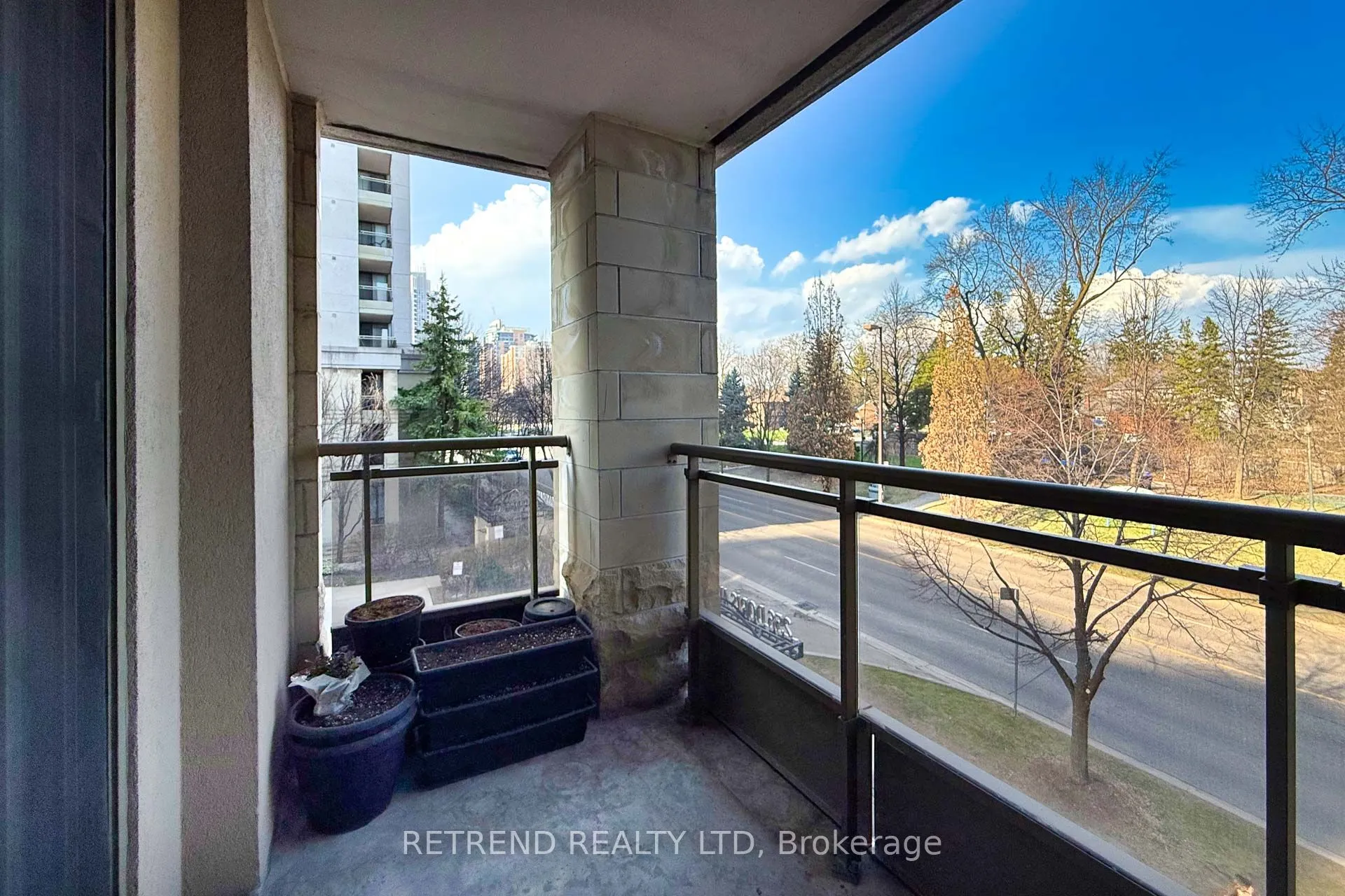 256 Doris Avenue, #305