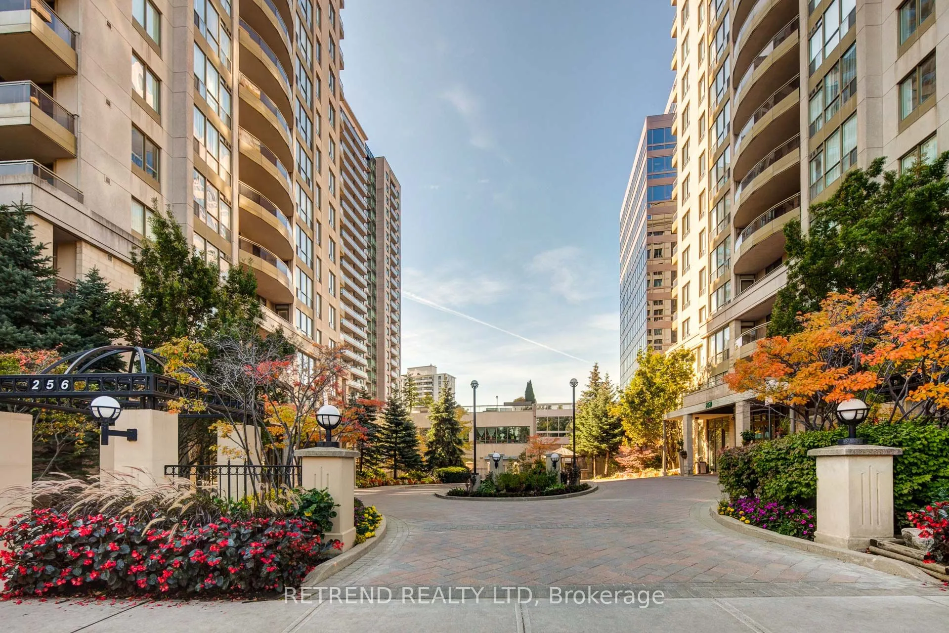 256 Doris Avenue, #305