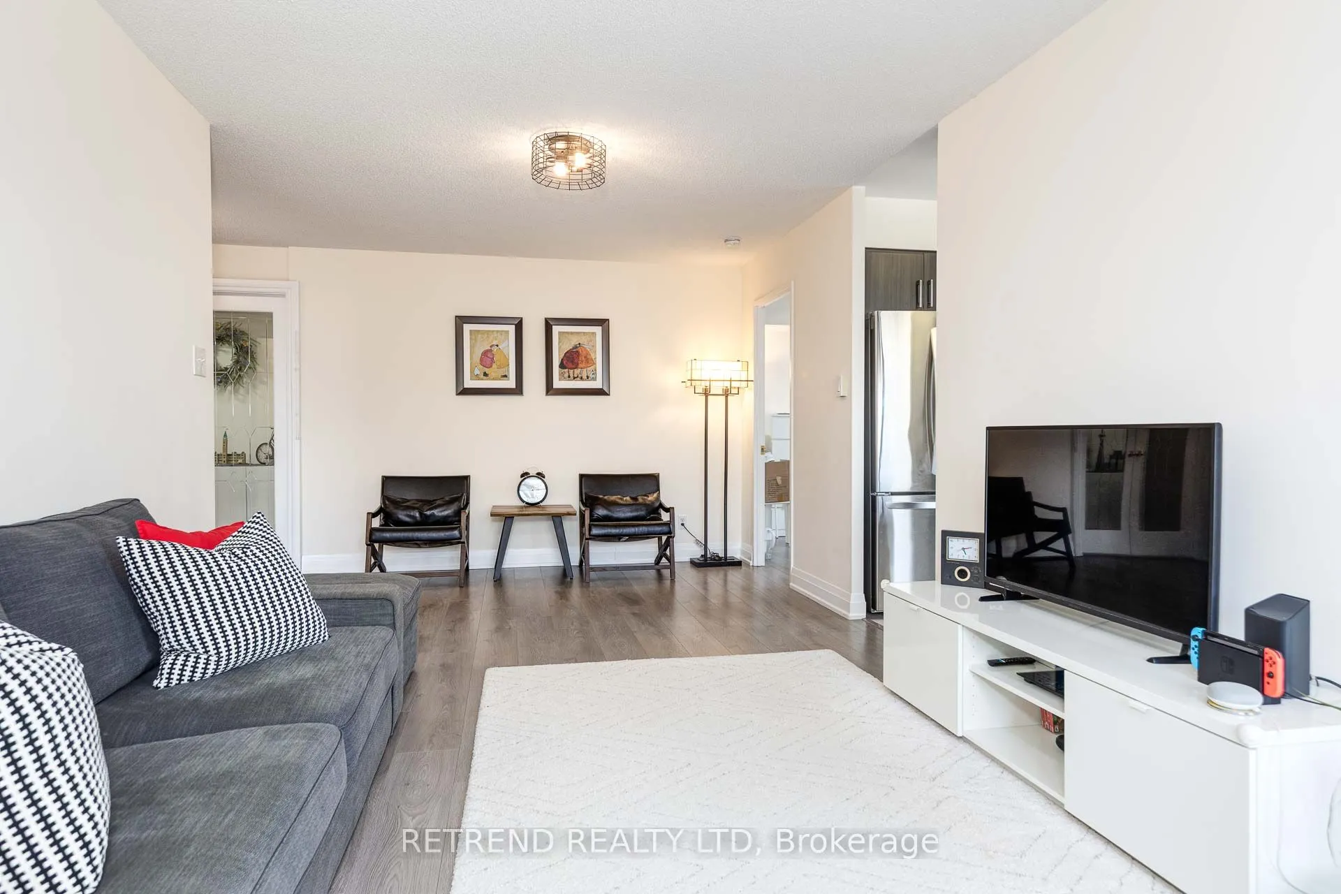 256 Doris Avenue, #305