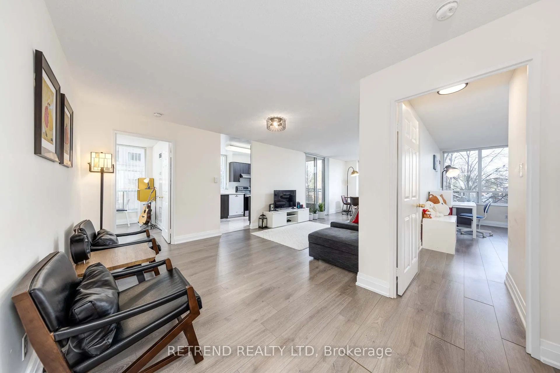 256 Doris Avenue, #305