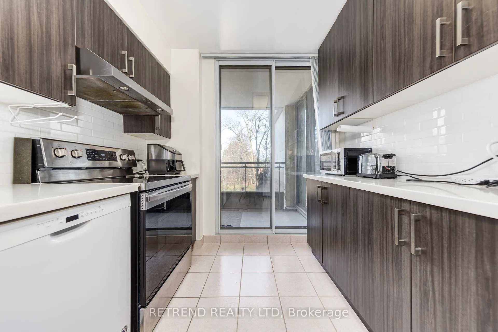256 Doris Avenue, #305