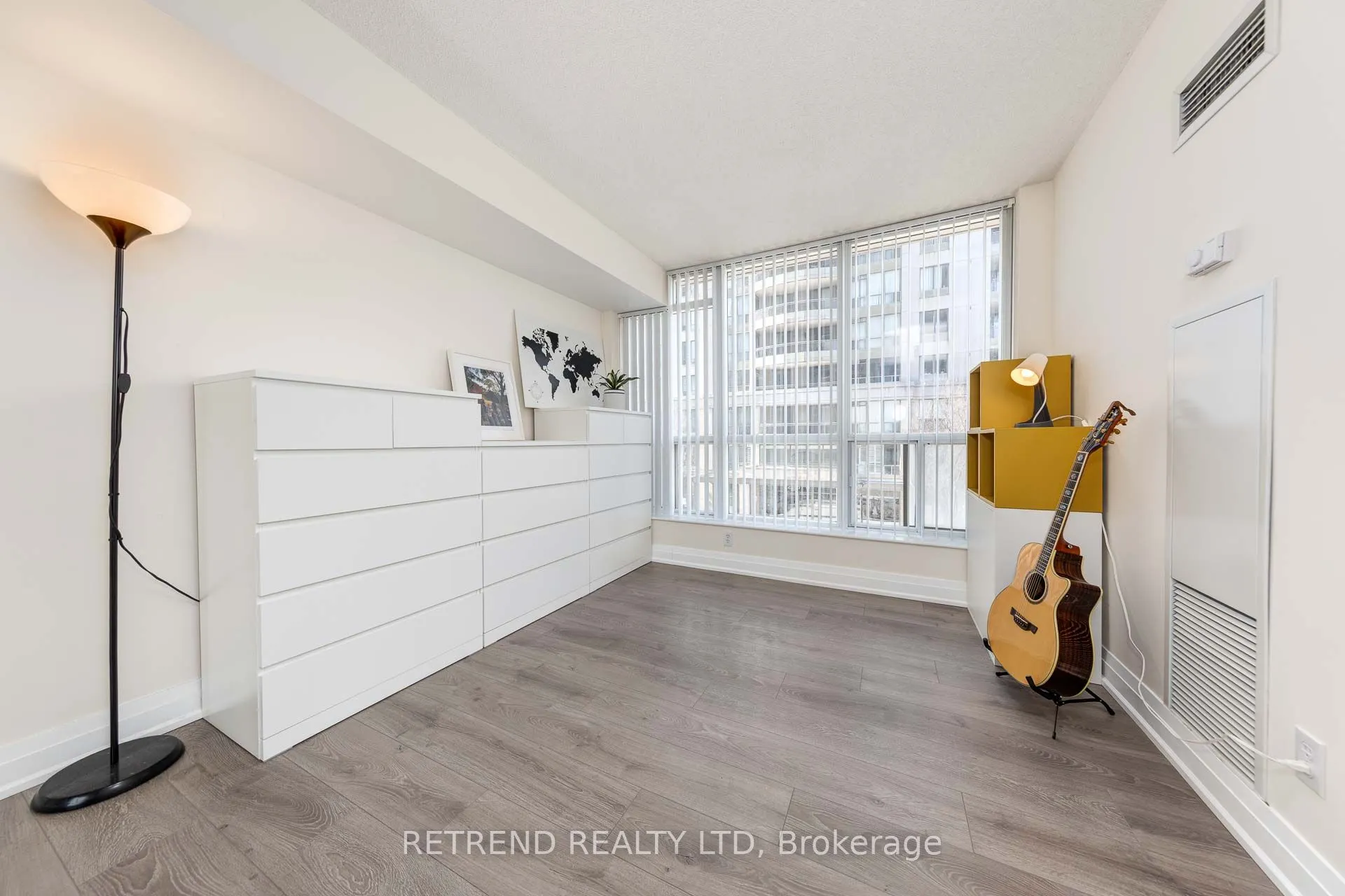 256 Doris Avenue, #305