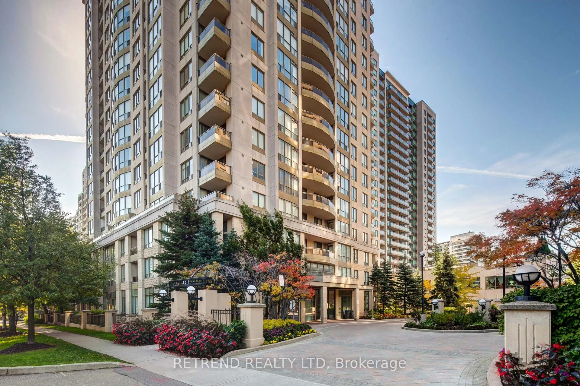 256 Doris Avenue, #305
