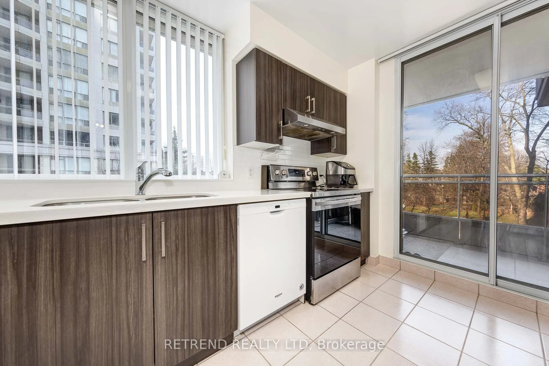 256 Doris Avenue, #305