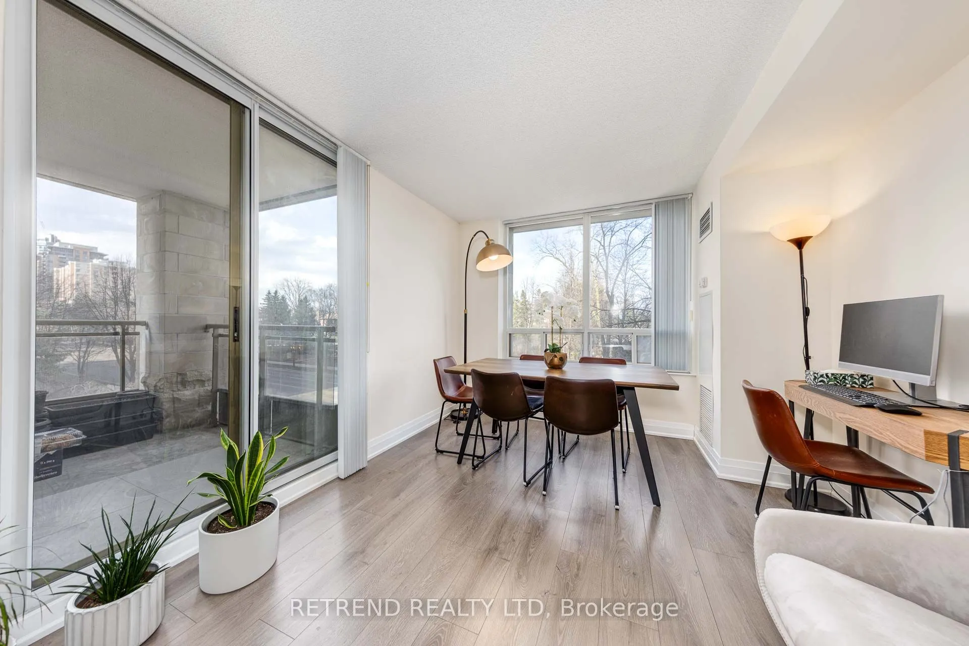 256 Doris Avenue, #305