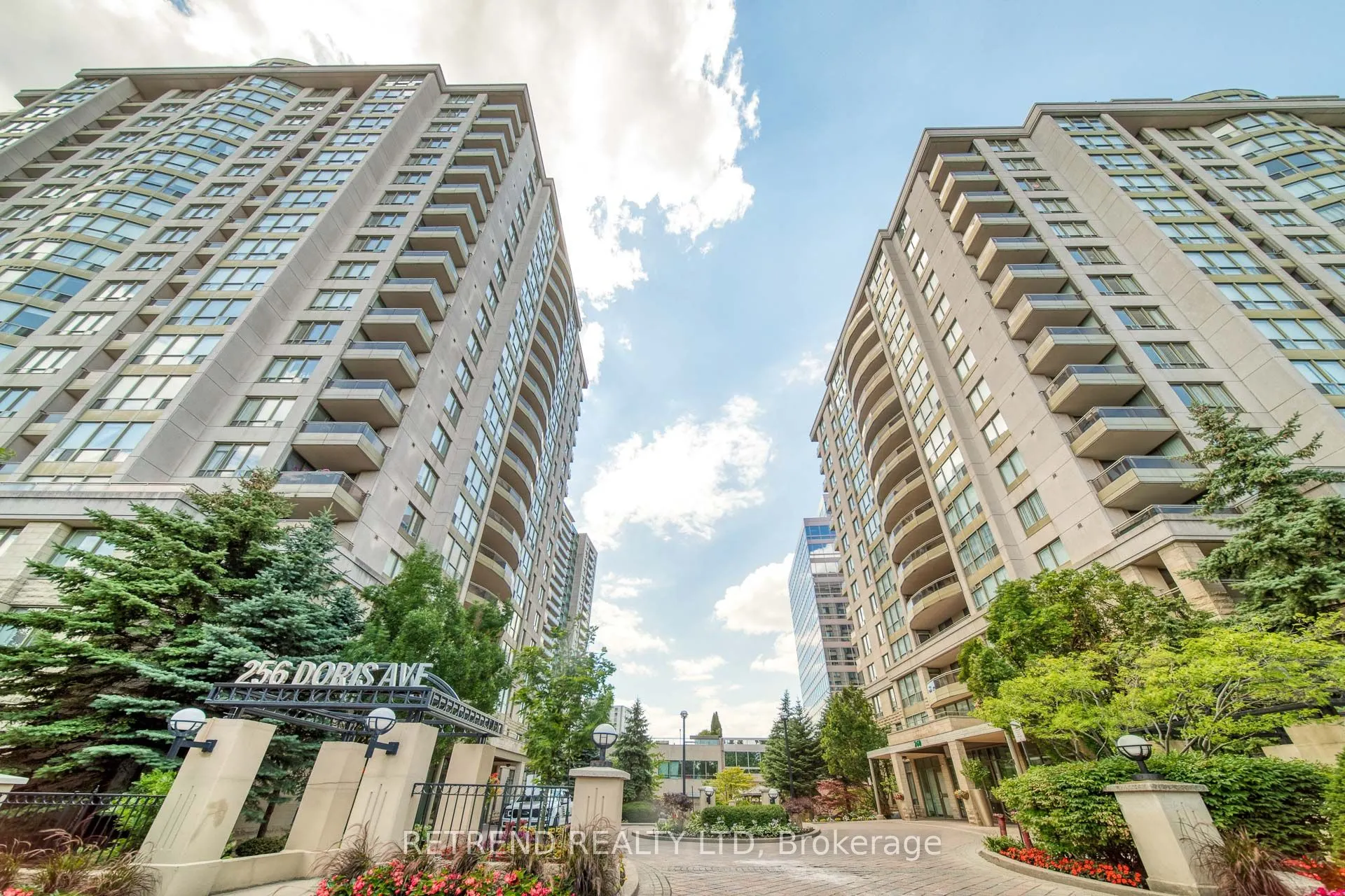 256 Doris Avenue, #305