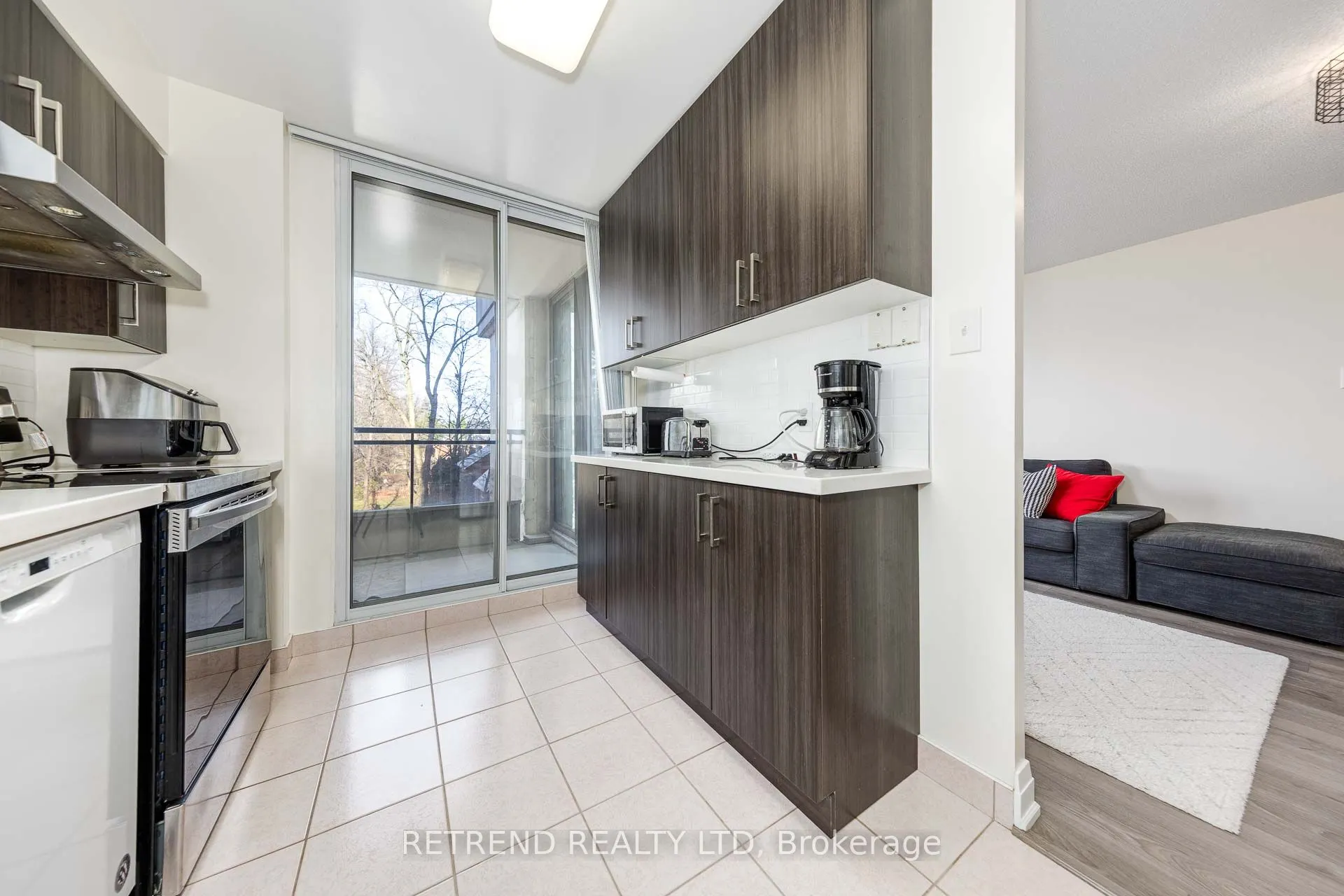256 Doris Avenue, #305