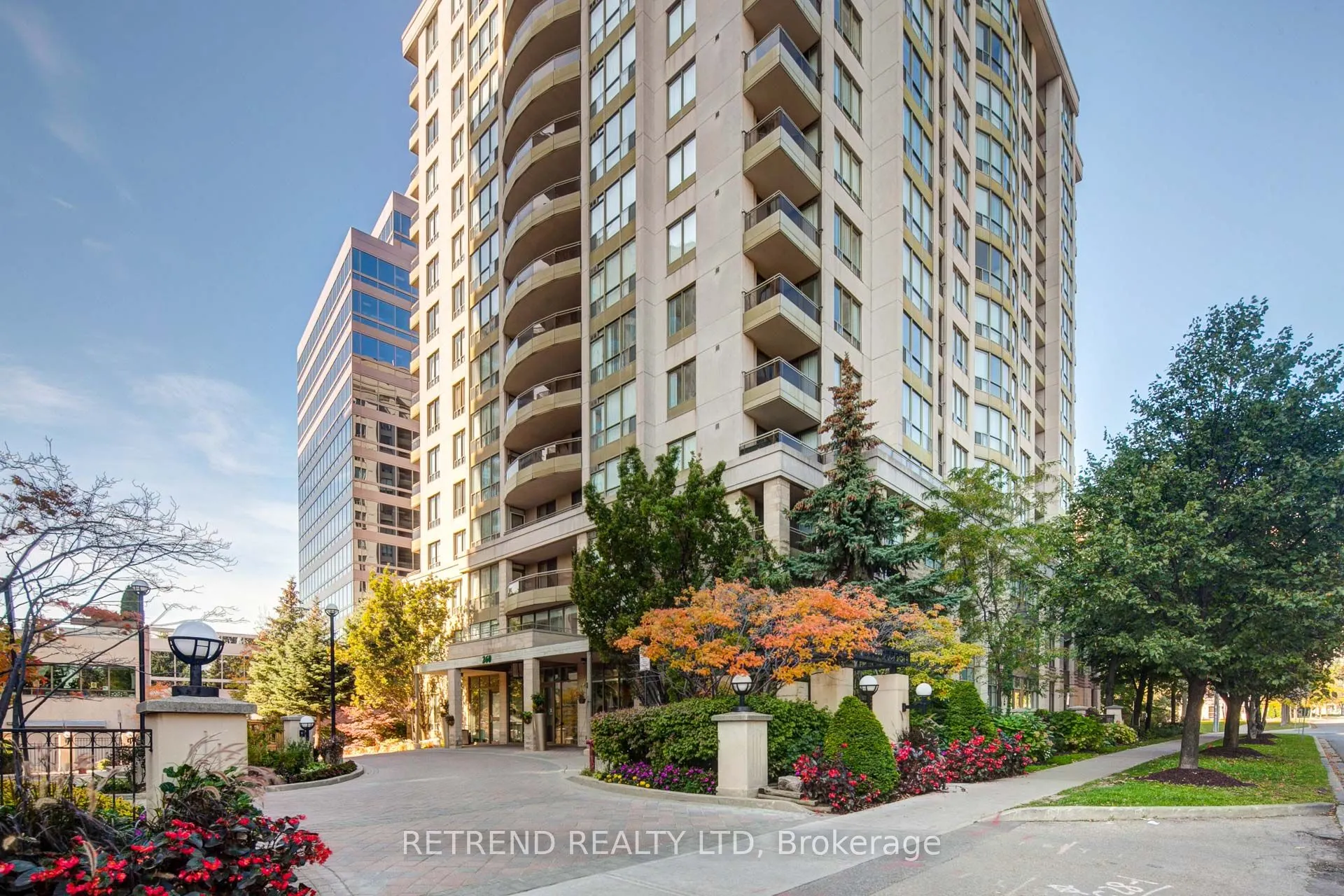 256 Doris Avenue, #305