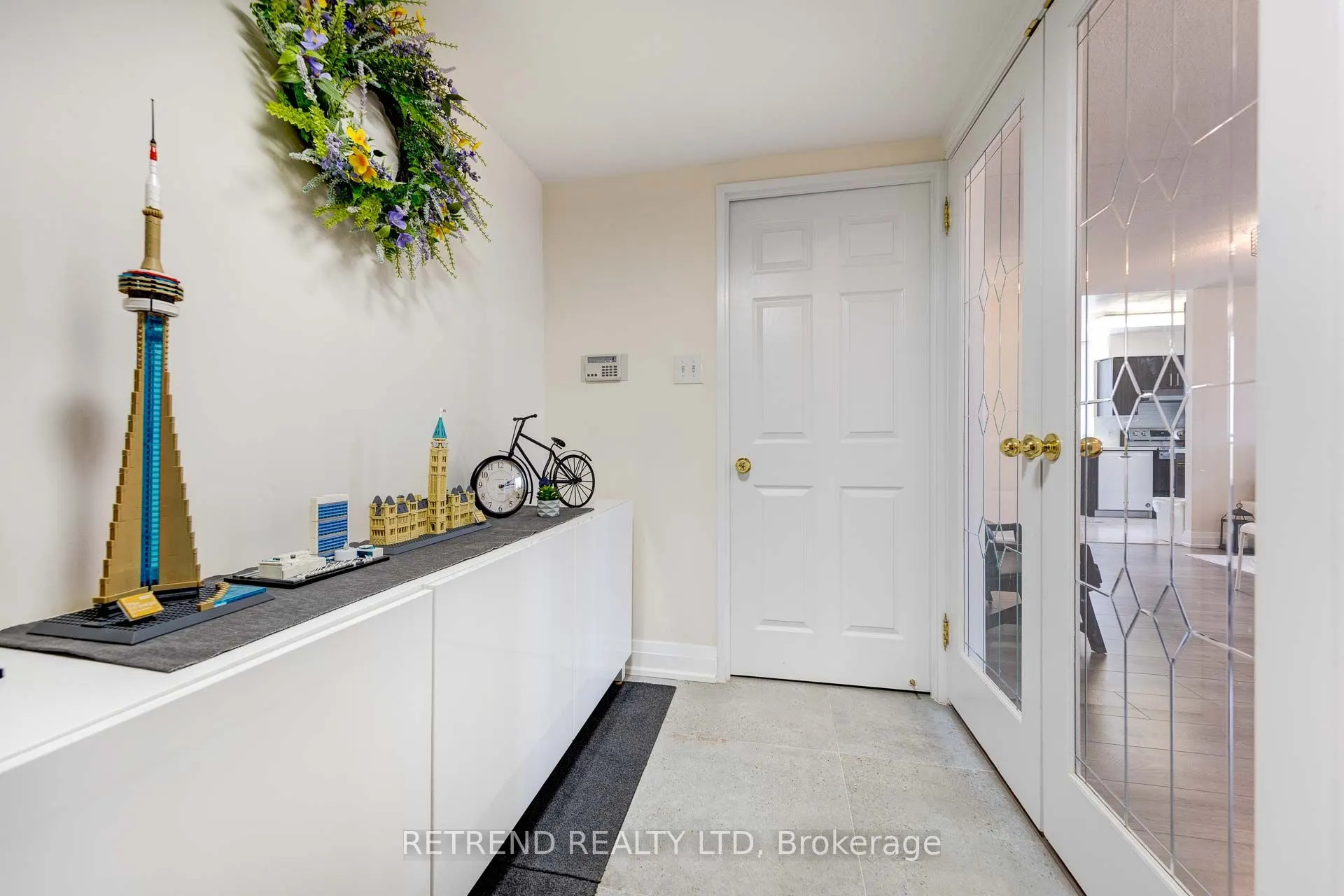 256 Doris Avenue, #305