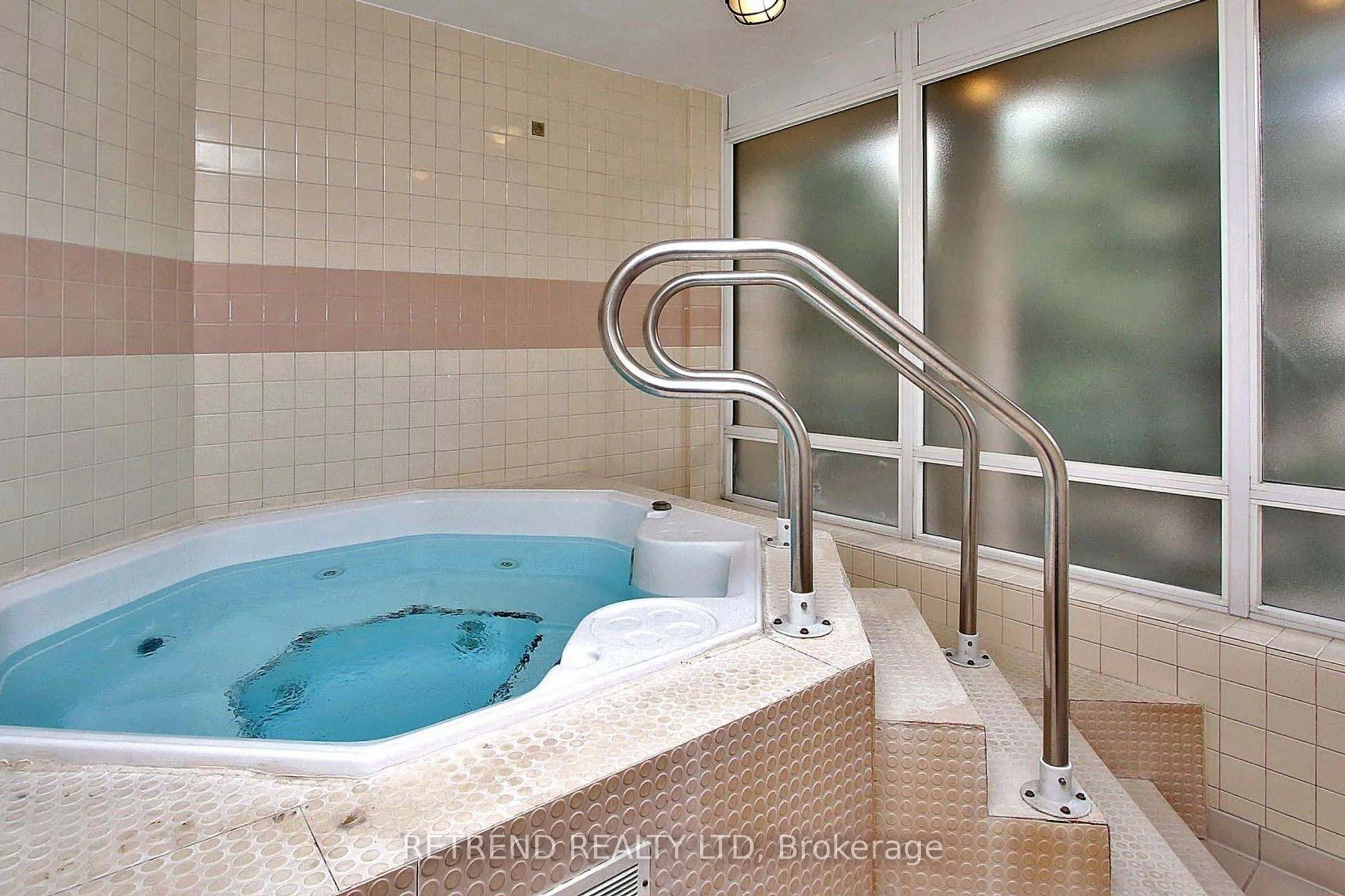 256 Doris Avenue, #305