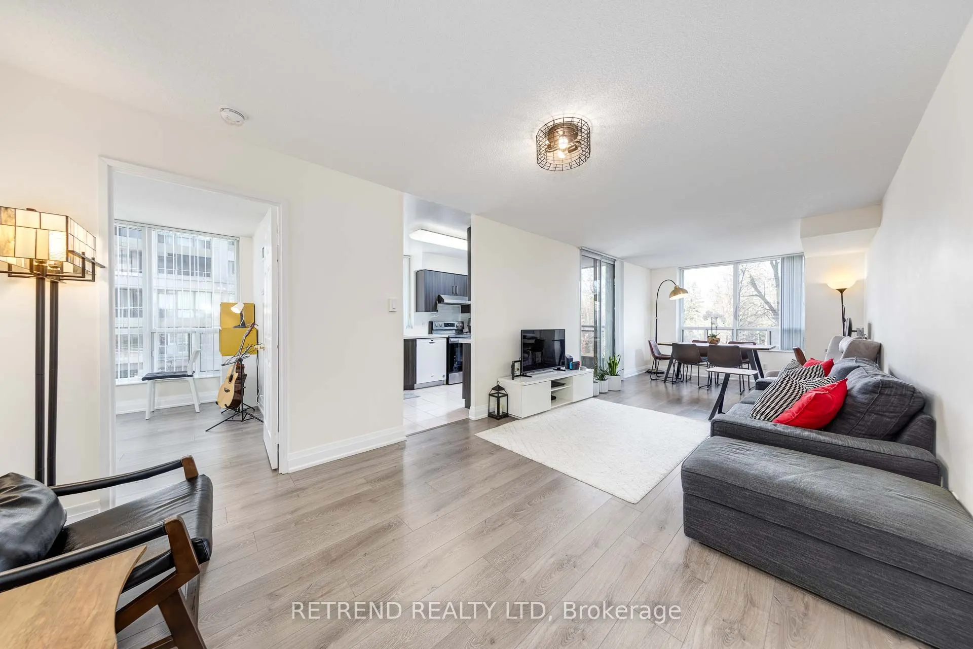 256 Doris Avenue, #305